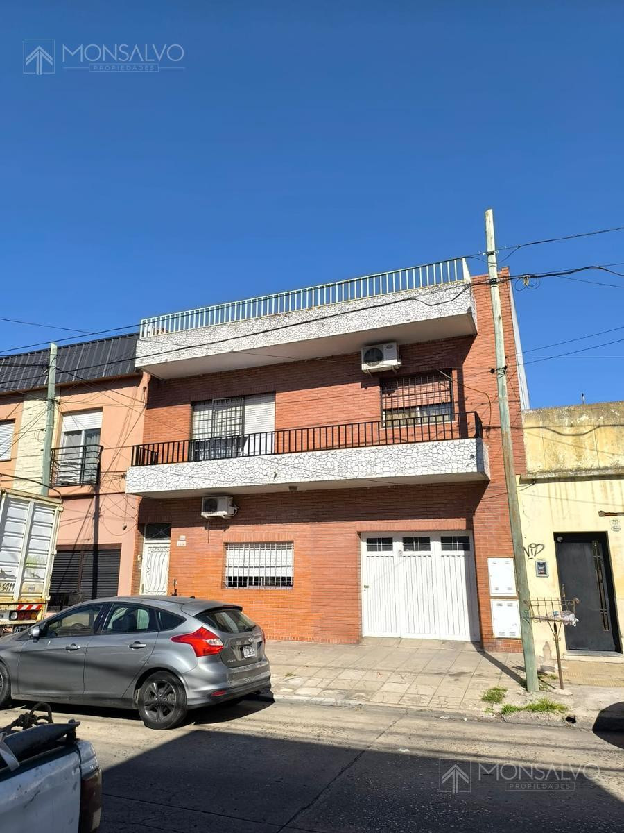 Departamento con 2 dormitorios y terraza propia en General San Martín
