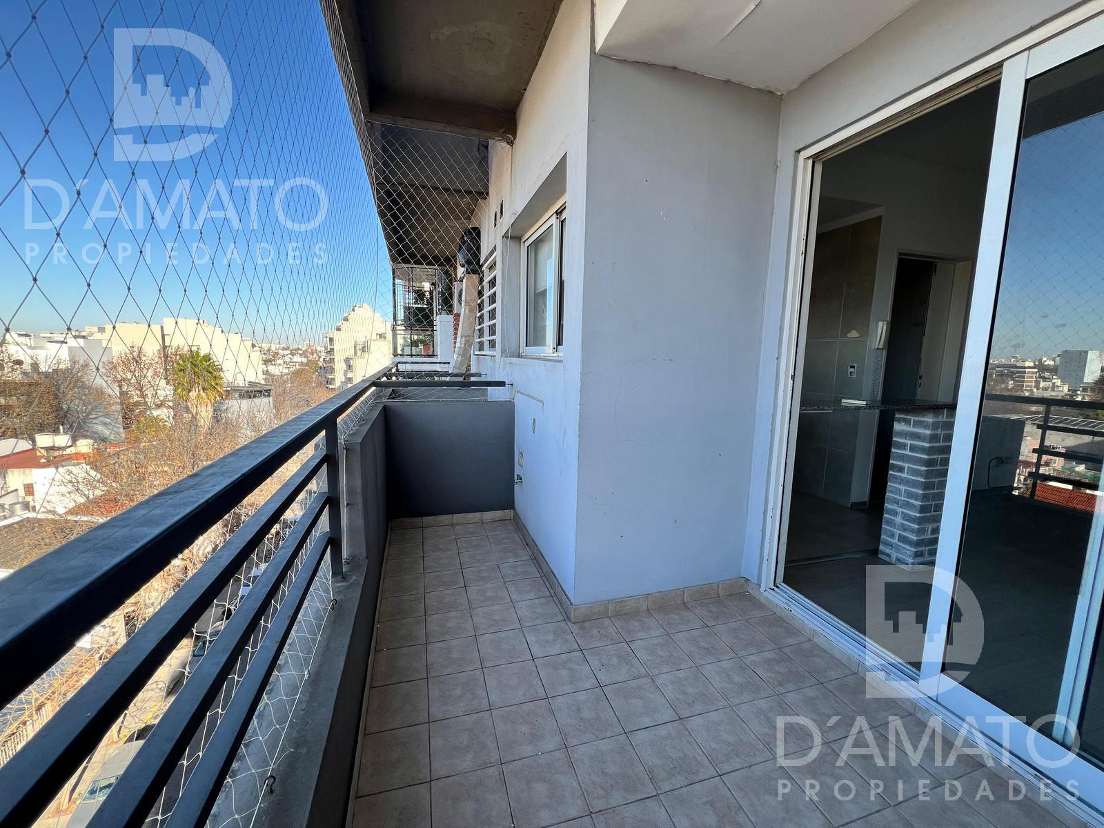Квартира с двумя комнатами и парковочным местом в Villa Urquiza