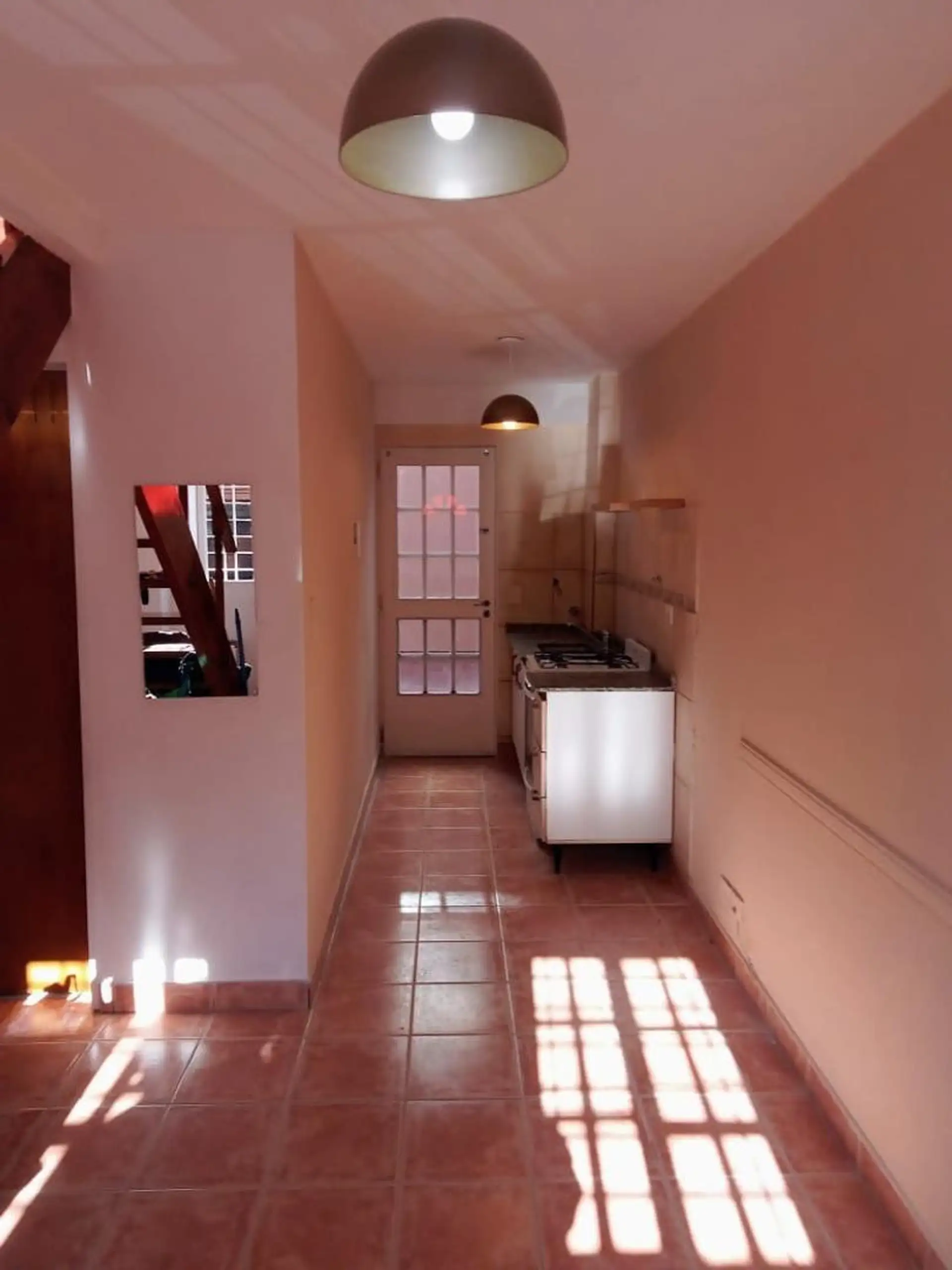 Dúplex de 1 dormitorio en planta baja al frente en General San Martín