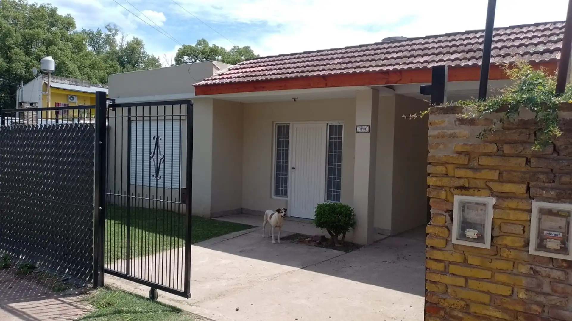 Two-bedroom house for rent in José C. Paz