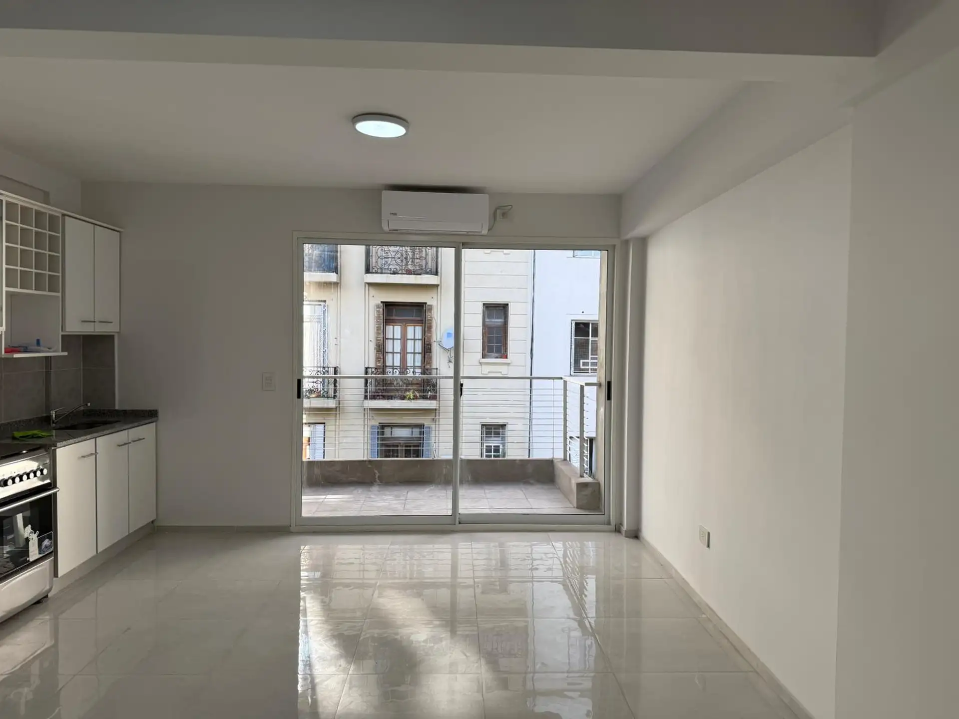 Unfurnished studio apartment in Recoleta