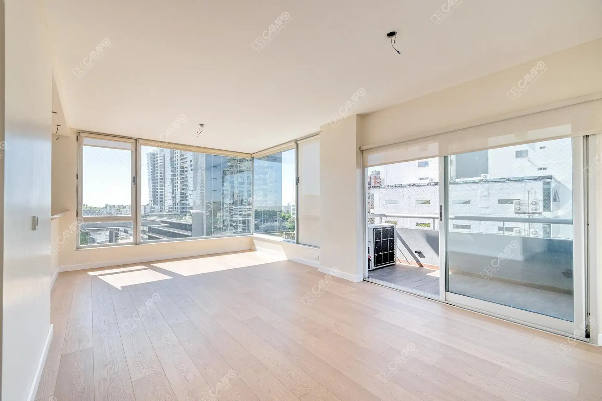 Two-bedroom apartment with parking in Vicente López