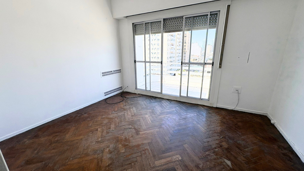 Apartamento de dois ambientes com varanda em San Telmo