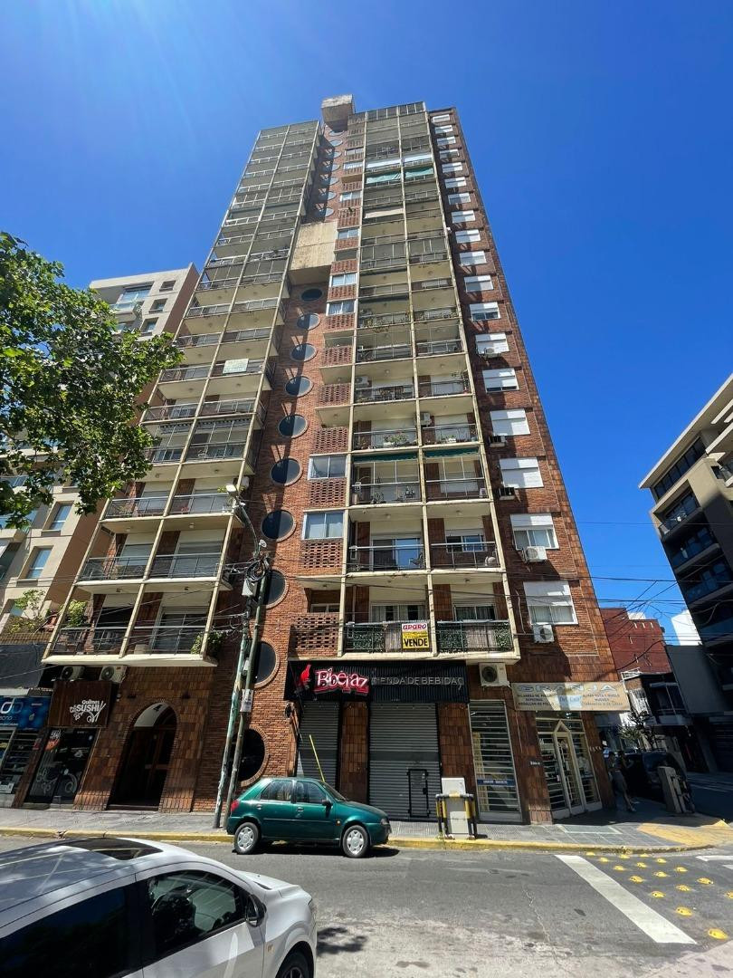 Departamento de 3 ambientes con cochera en Quilmes