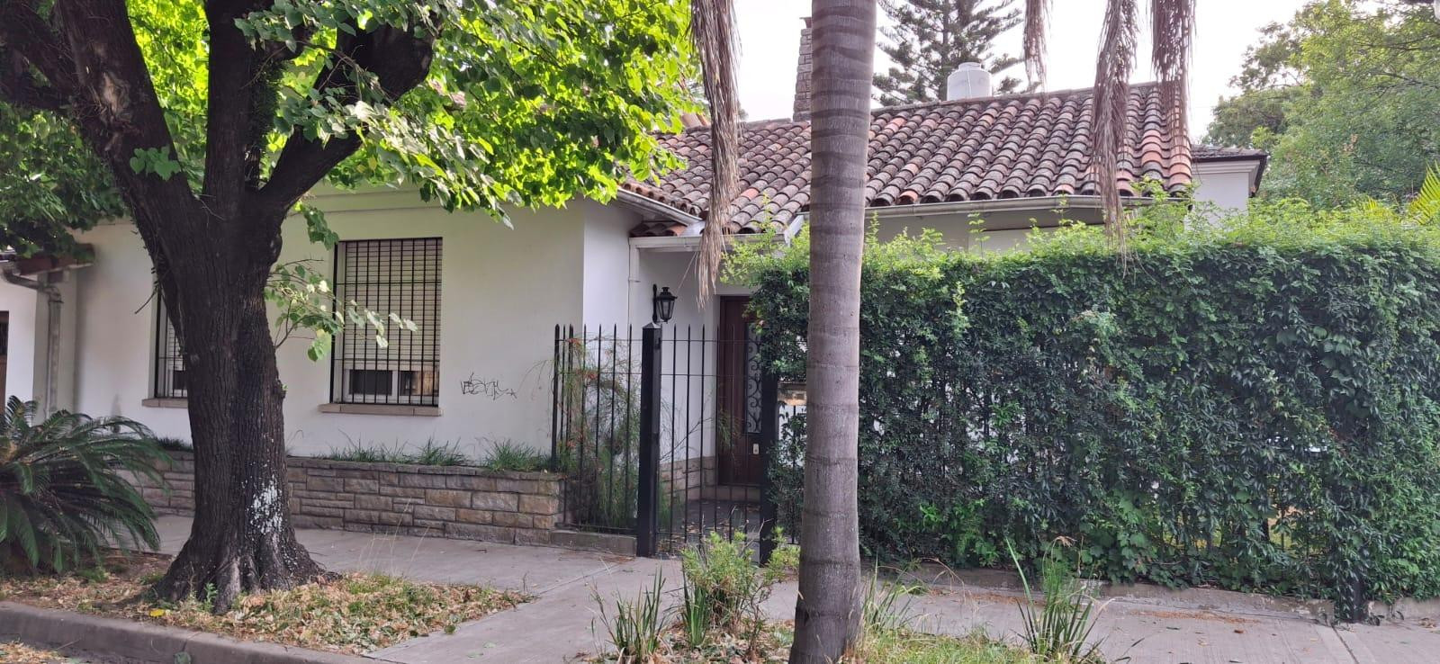 Casa de 3 dormitórios em Martínez