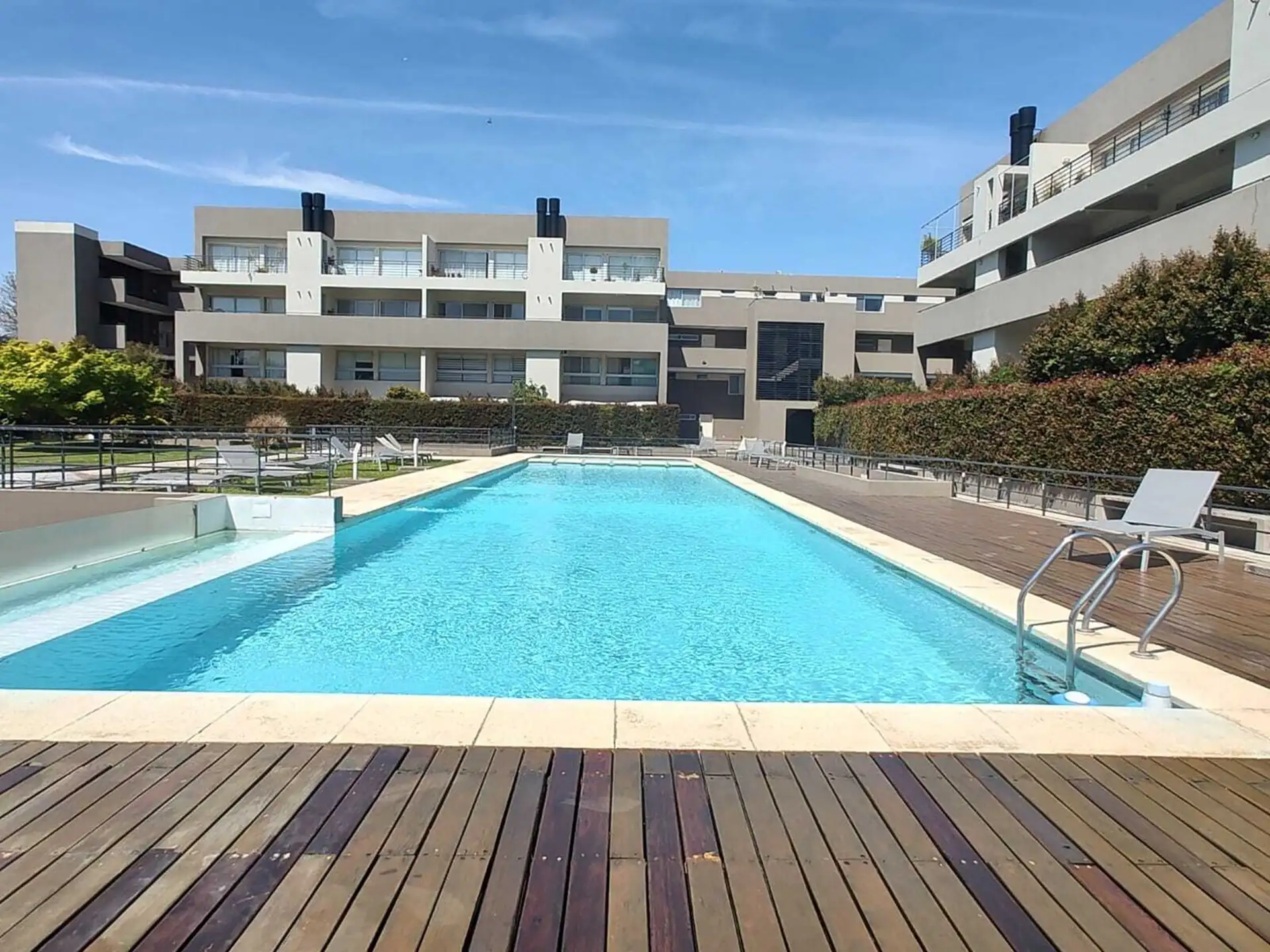 Three-bedroom apartment with terrace balcony in Beccar