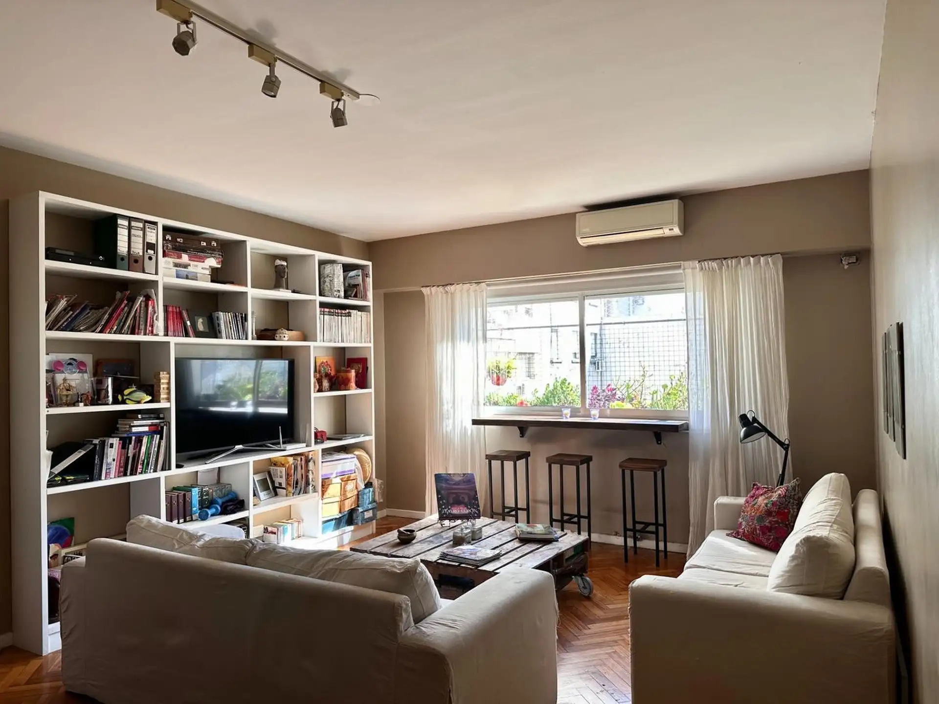 Four-bedroom apartment in Recoleta