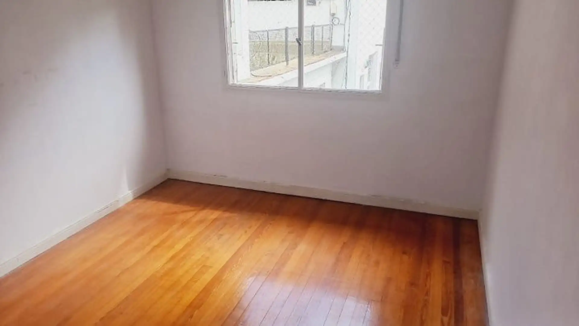 Departamento de 3 ambientes con balcón aterrazado en San Telmo