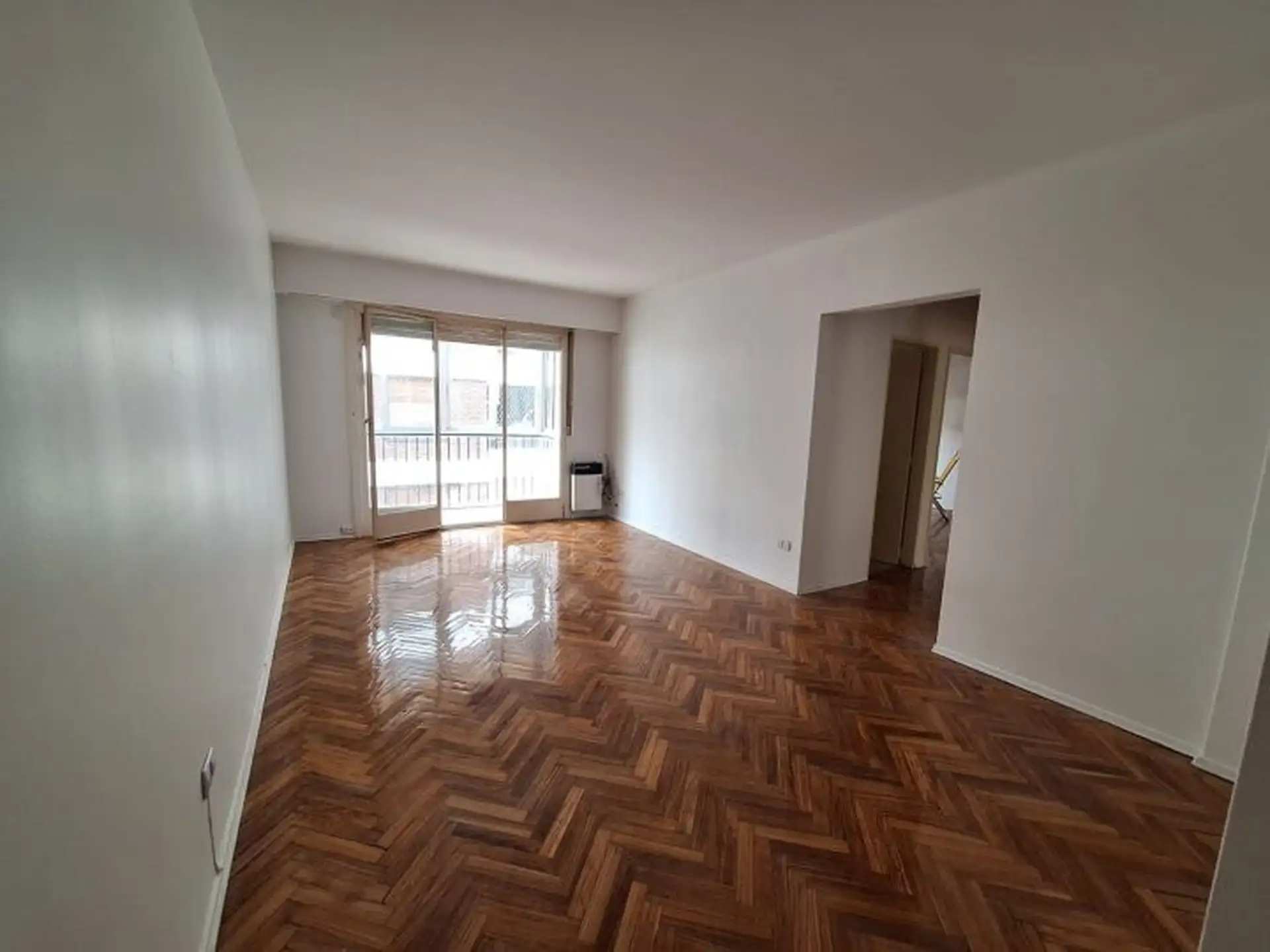 Apartamento de três ambientes com varanda em Palermo, limite Belgrano