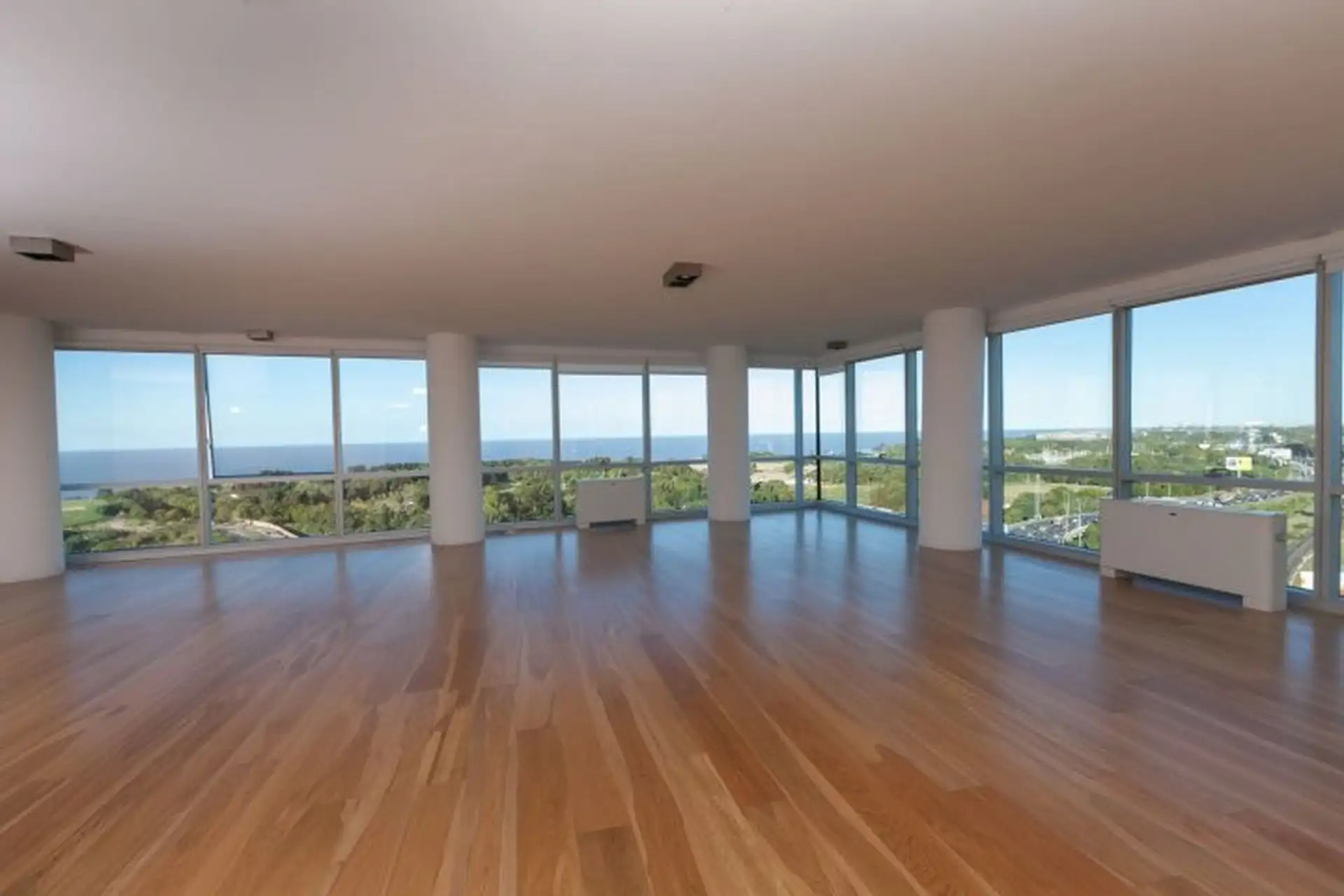 Apartamento de quatro dormitórios em Vicente López, Torre 1C