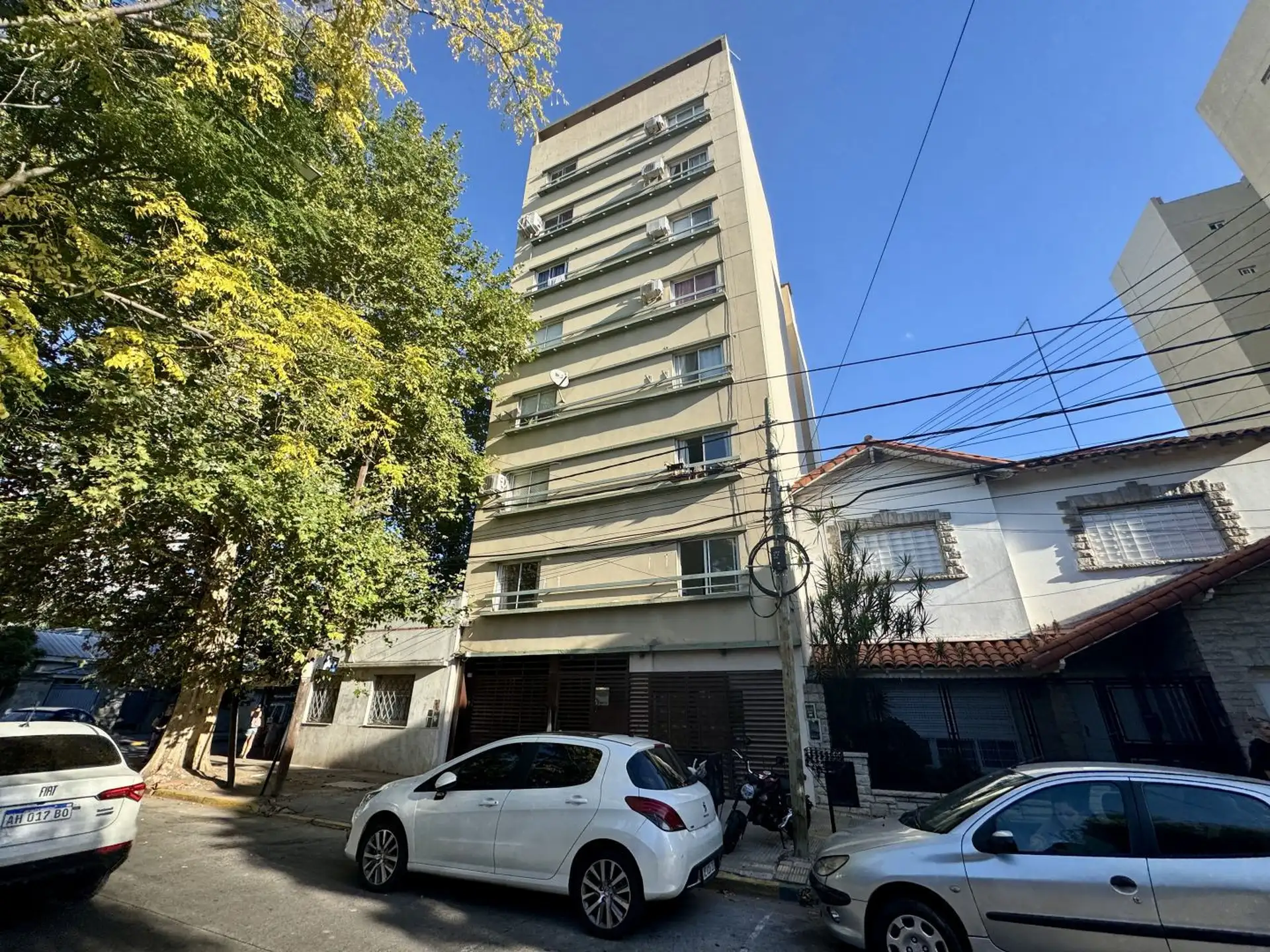Apartamento de dois ambientes com vaga fixa em Caseros, Tres de Febrero