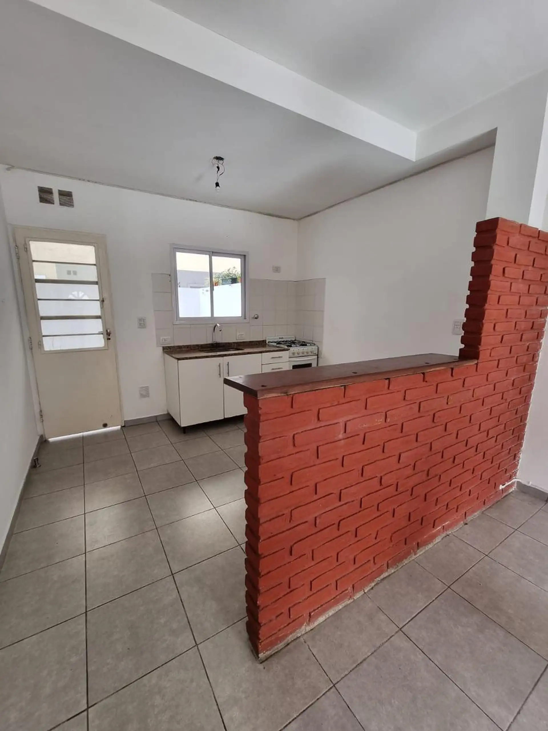 Two-room ground-floor apartment with private patio in General San Martín