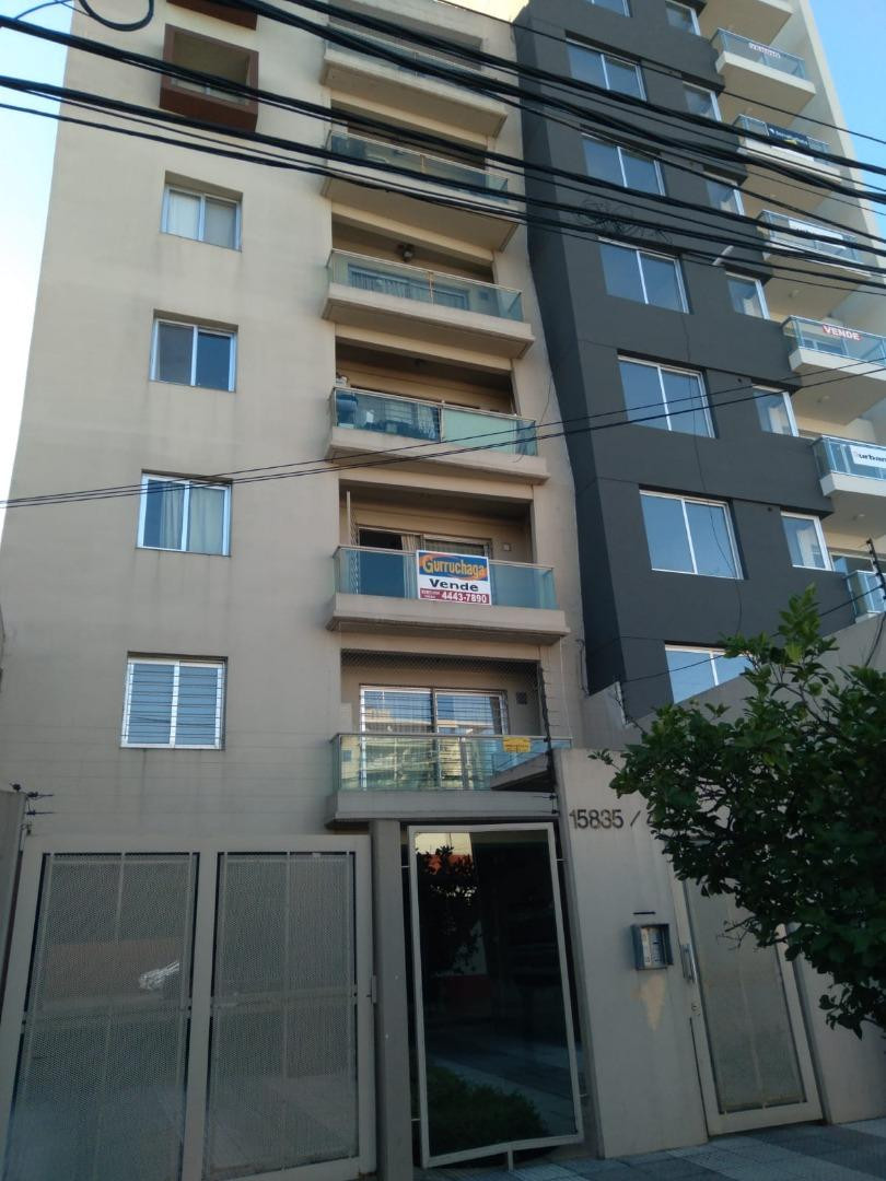 Квартира на полуэтаже с 2 спальнями в Haedo, Morón