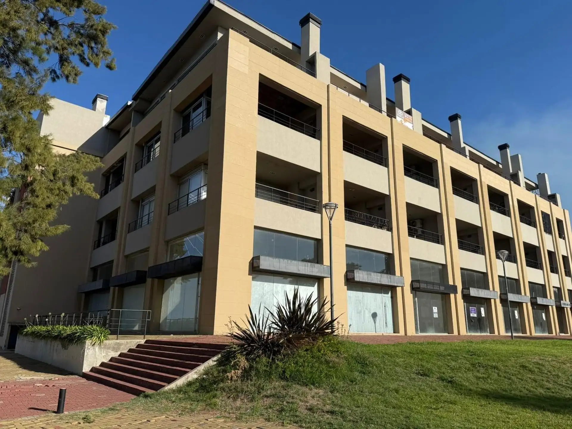 Two-bedroom apartment with private terrace in Zárate