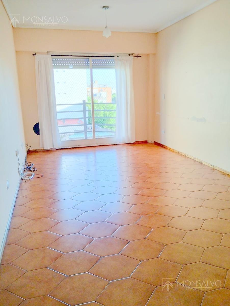 Apartamento de 2 dormitórios com vaga de garagem em General San Martín