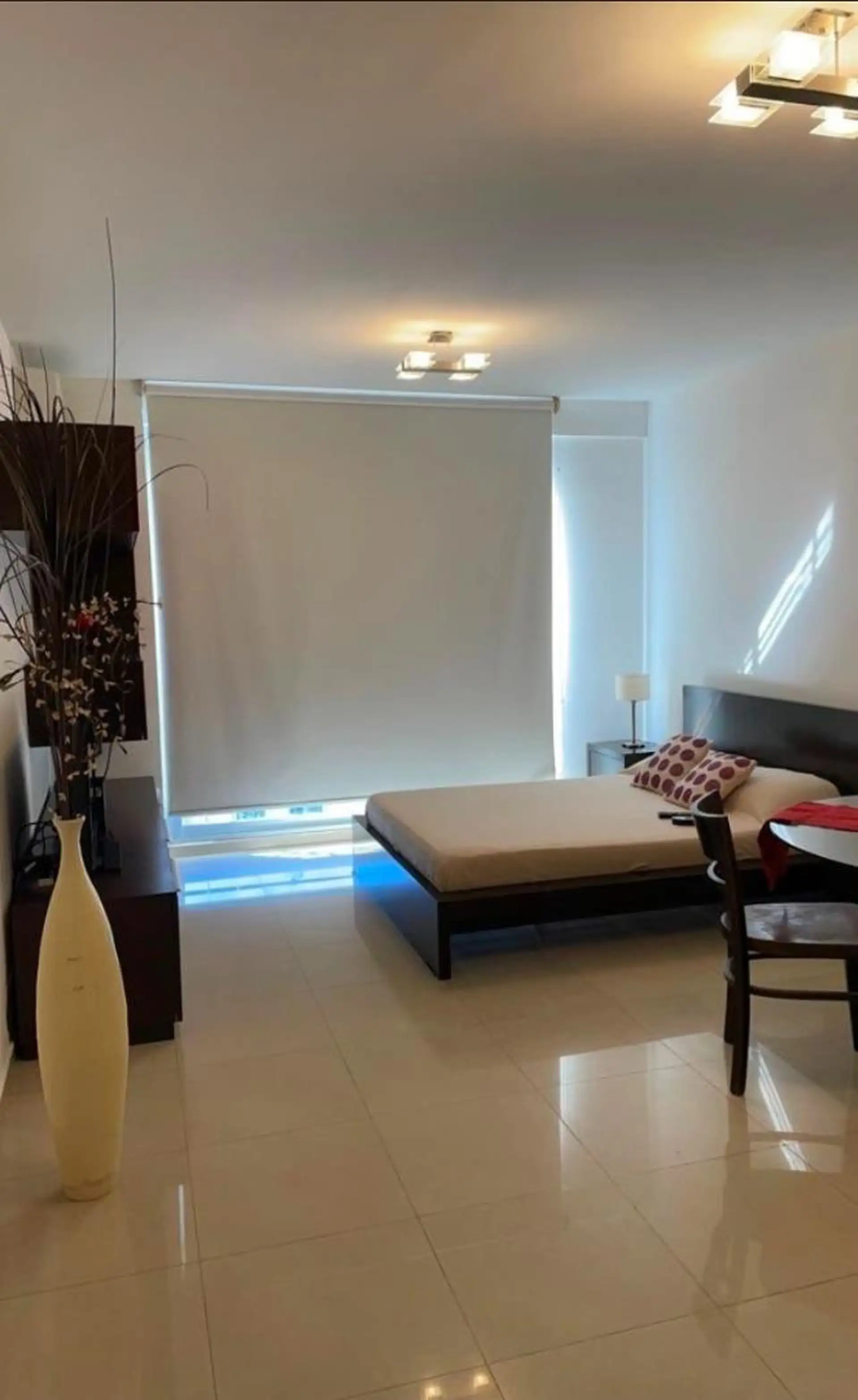 Kitnet mobiliada no 8º andar de frente para a rua em Palermo Hollywood