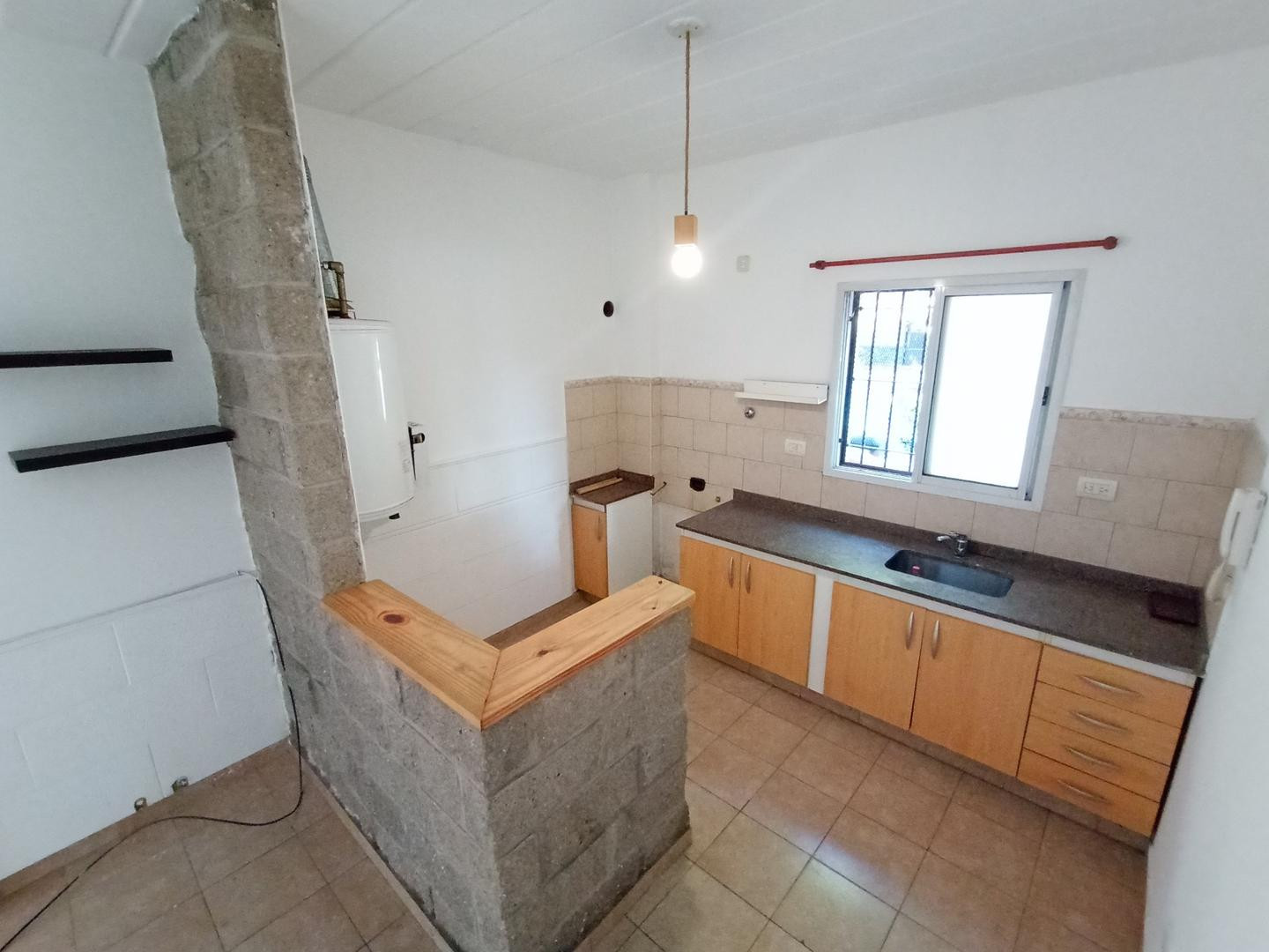 Two-bedroom ground-floor apartment with parking in Quilmes