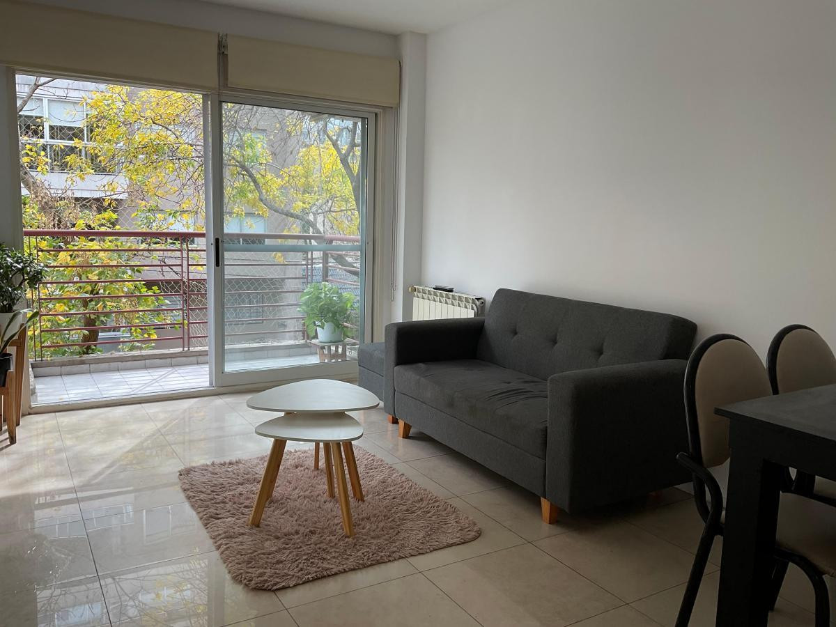 Departamento de 3 ambientes al frente en Belgrano