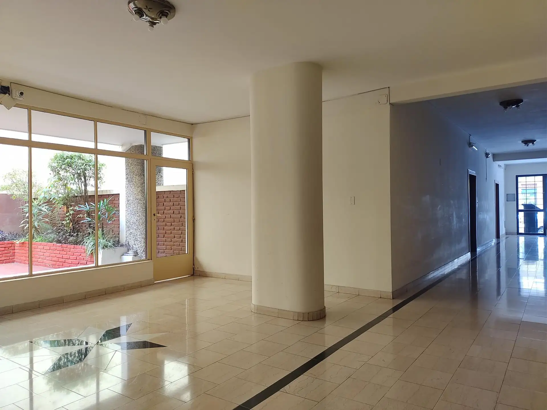 Apartamento de três ambientes de fundos com 2 quartos em San Telmo