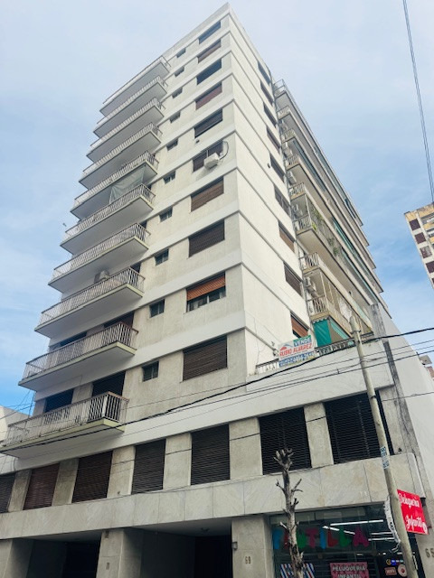 Two-room apartment with balcony and parking in Ramos Mejía Sur
