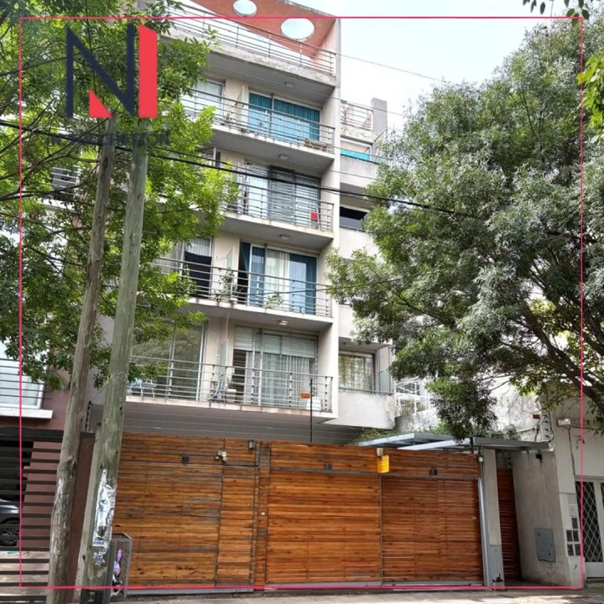 Apartamento de dois ambientes com 1 quarto e vaga coberta em Morón