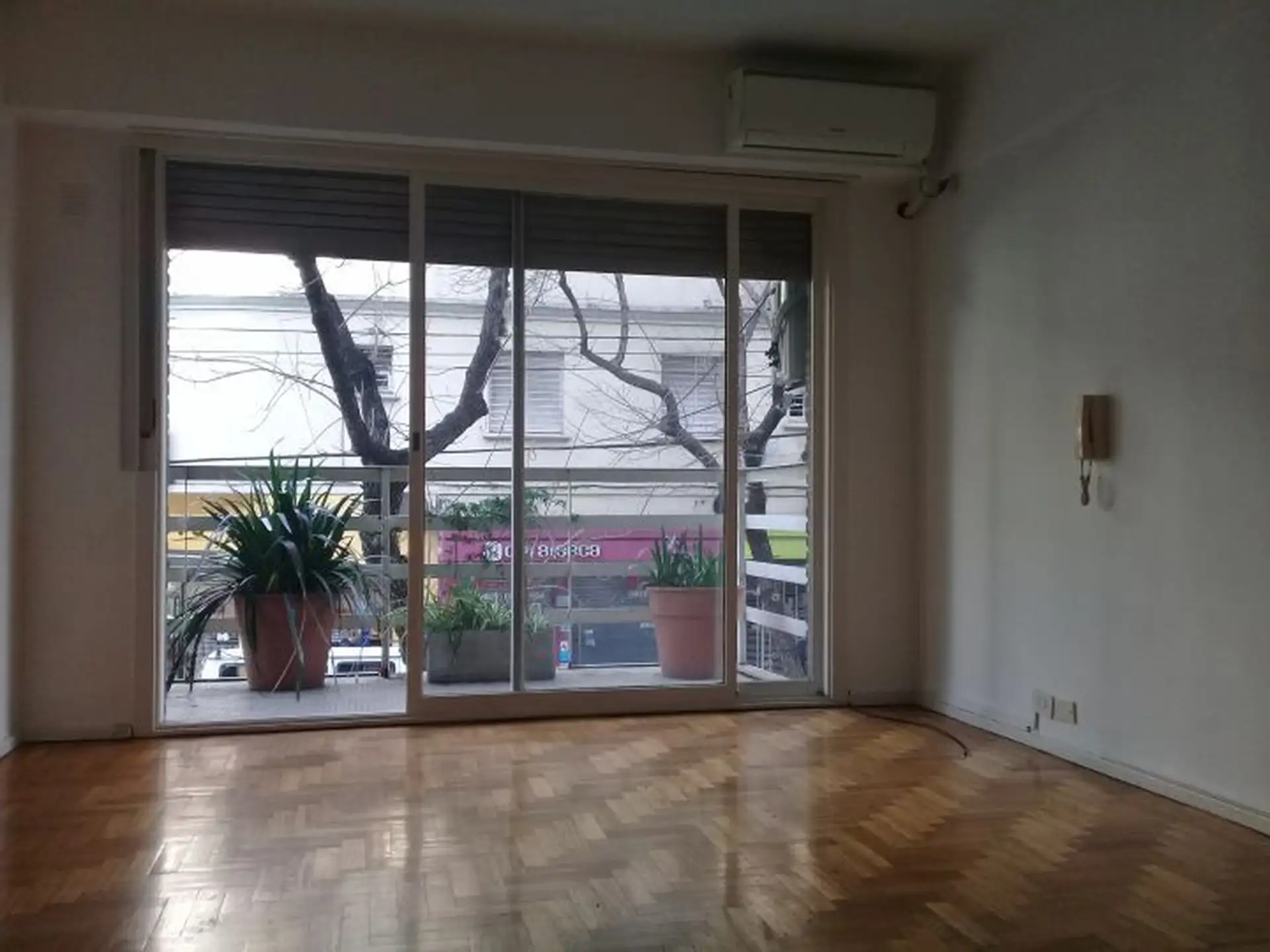 Apartamento de 2 ambientes com 1 dormitório e varanda em Palermo