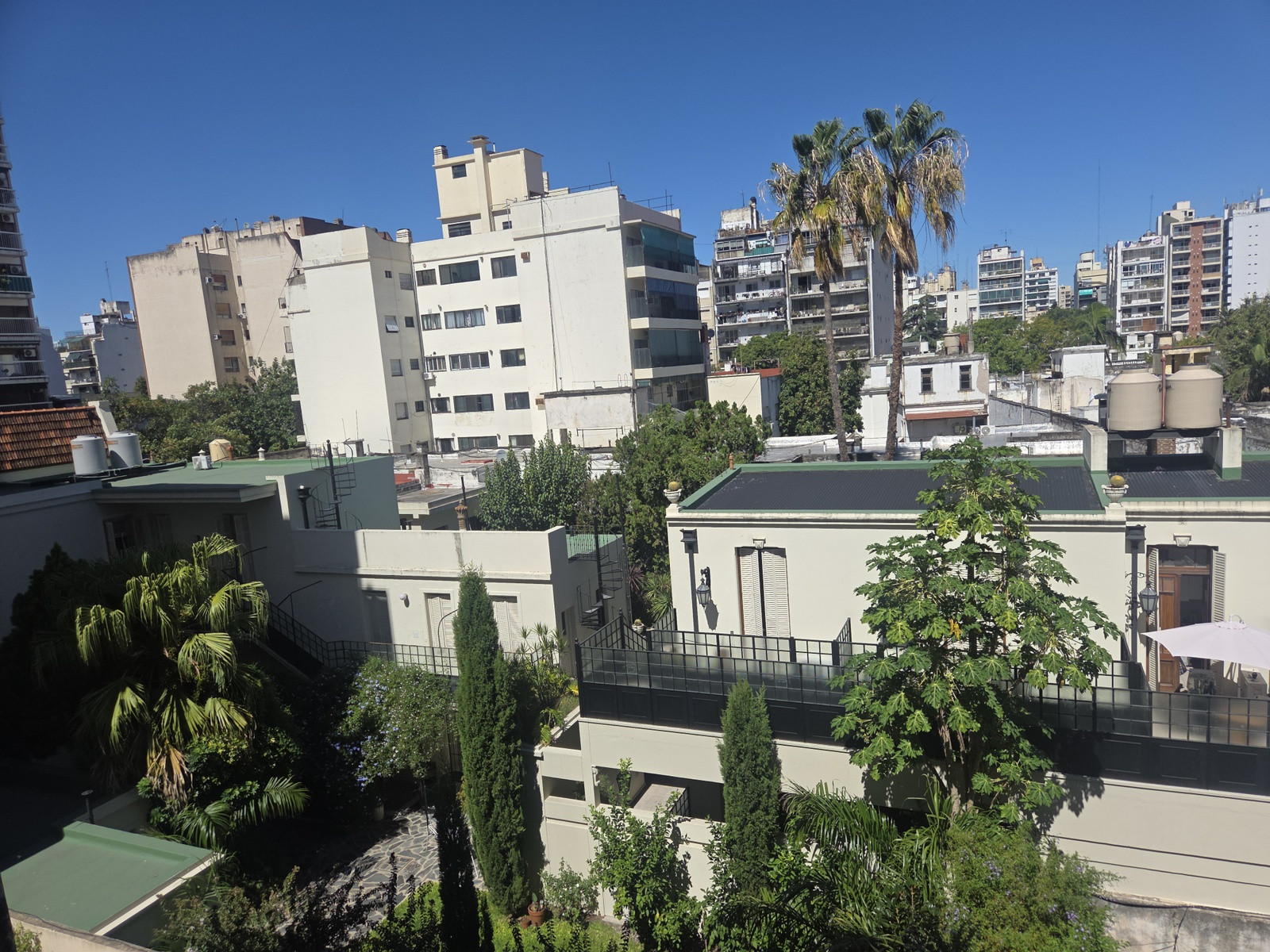 Departamento de 3 ambientes con balcón a contrafrente en Flores