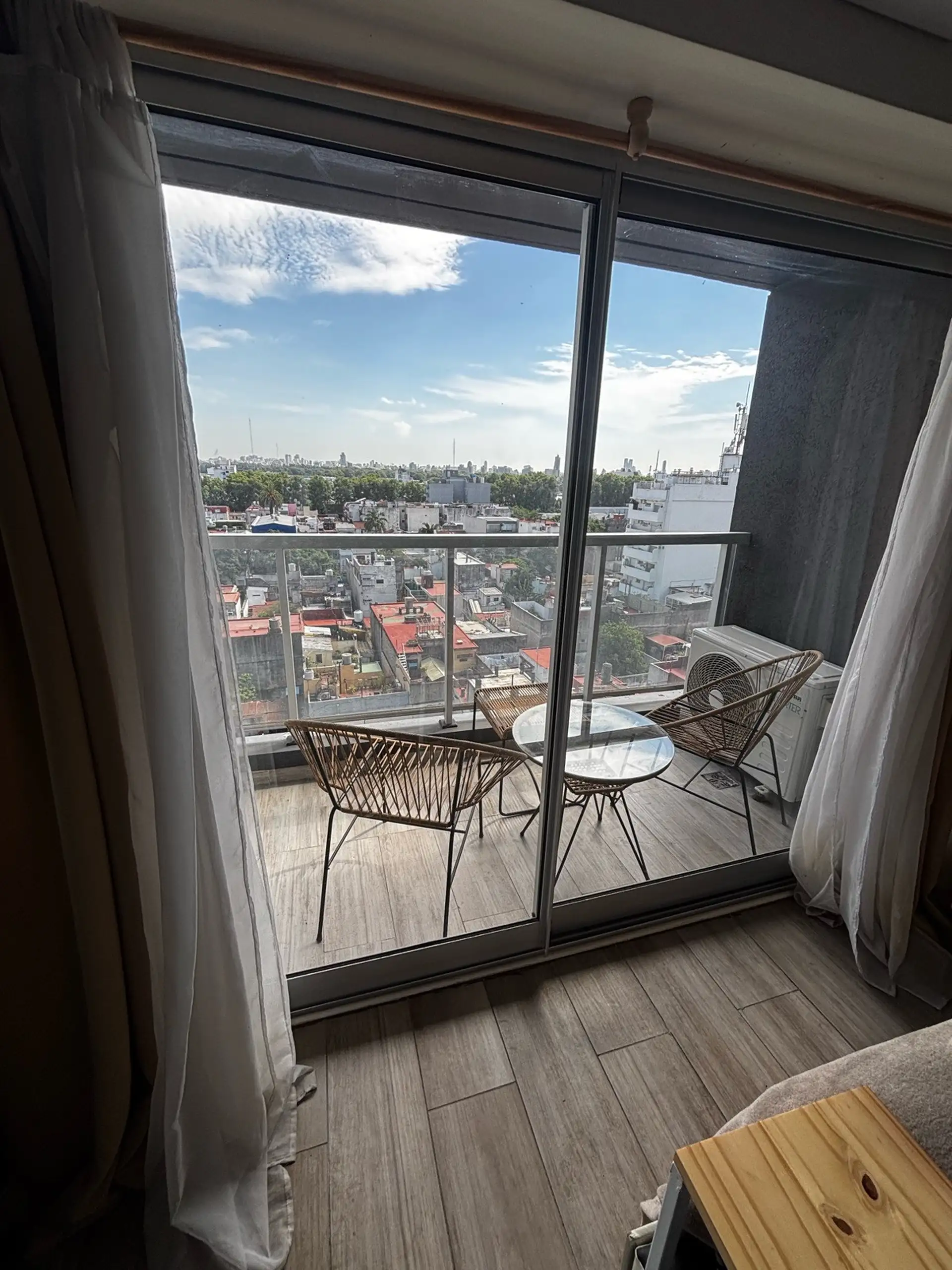 Monoambiente con balcón en Villa General Mitre