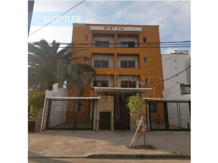 Departamento de 2 ambientes en planta baja con patio en Morón
