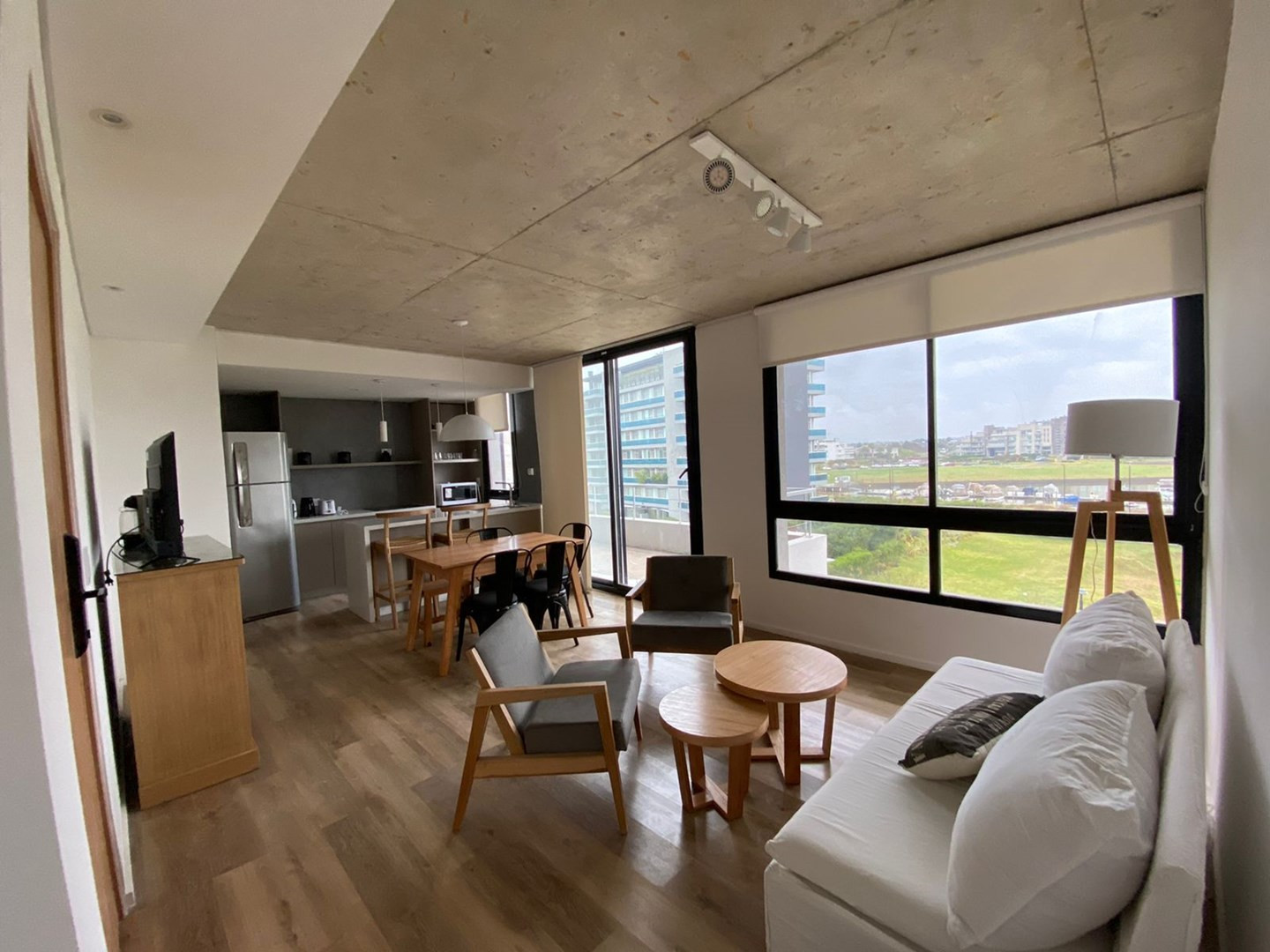 Two-bedroom apartment with balcony in Tigre