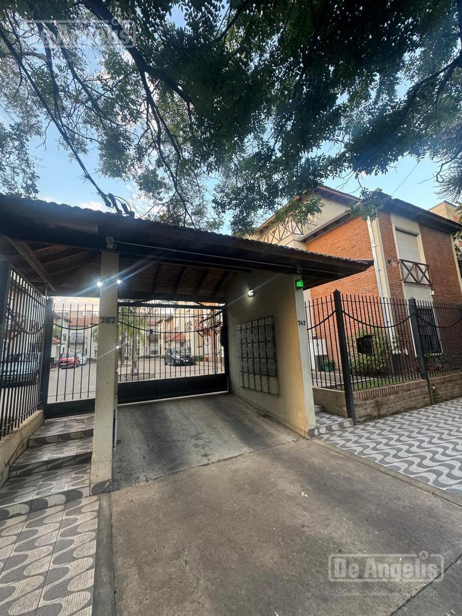 Квартира PH с 1 спальней в Morón