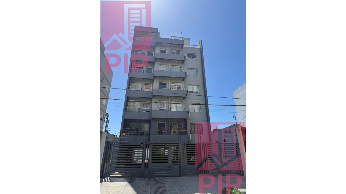 Apartamento de dois ambientes de frente em Morón