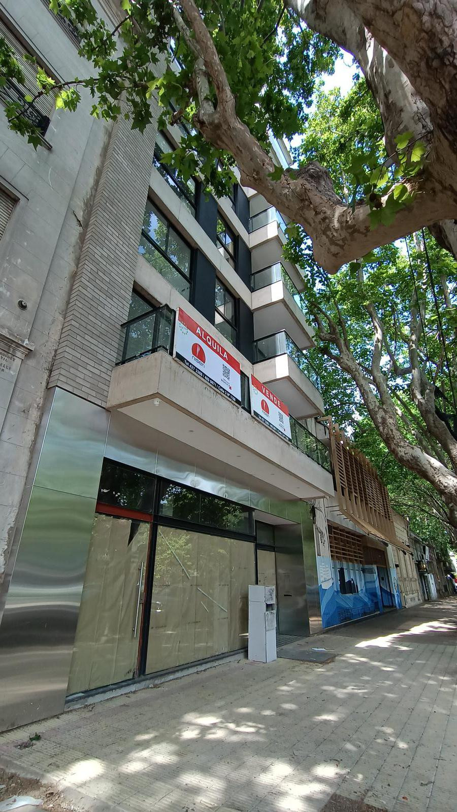 Apartamento meio andar de 2 dormitórios novo em Buenos Aires