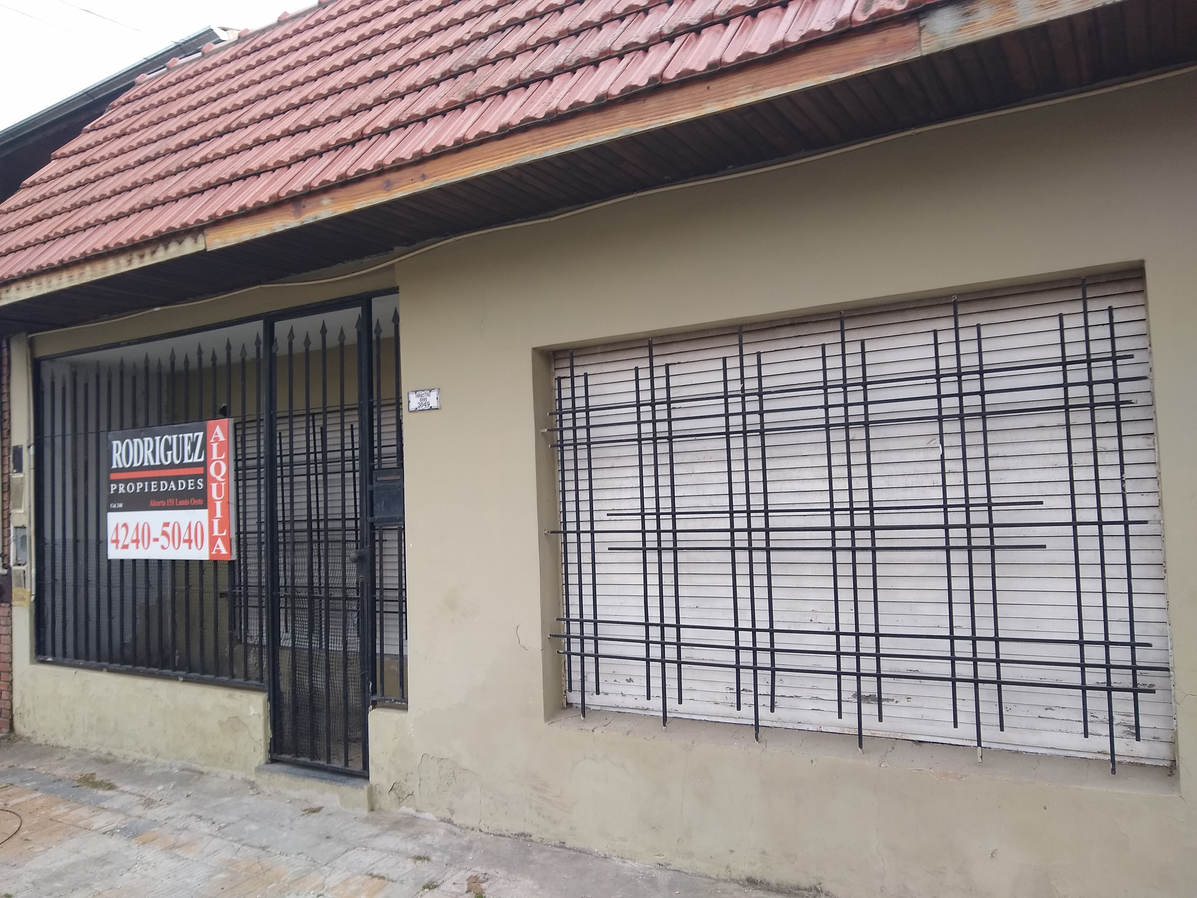 Ground-floor PH with 2 bedrooms in Lanús Oeste