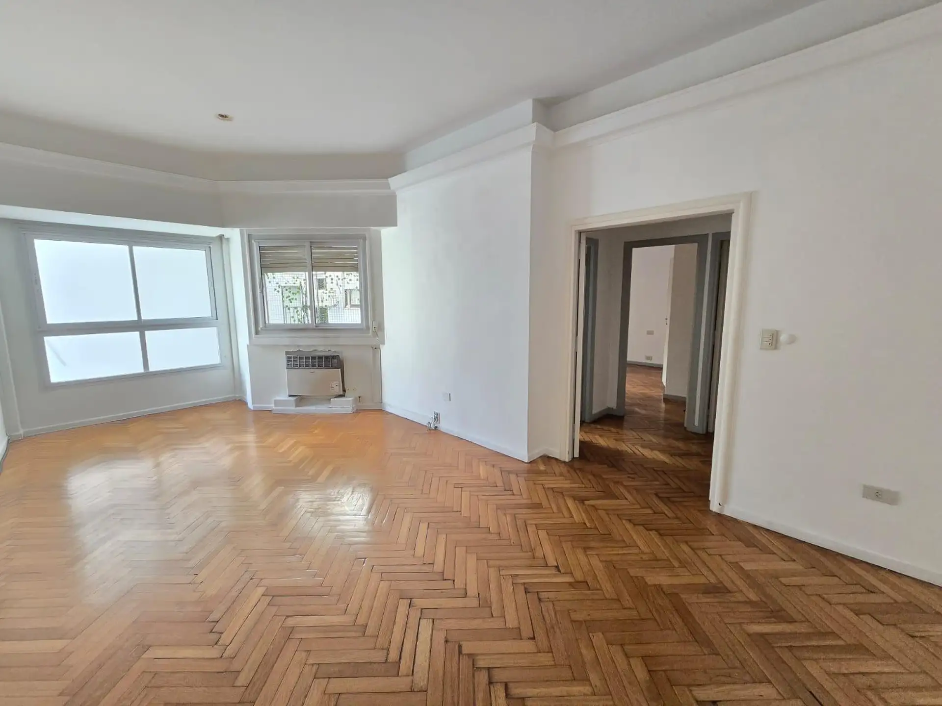 Apartamento de 3 ambientes com dependência em Recoleta