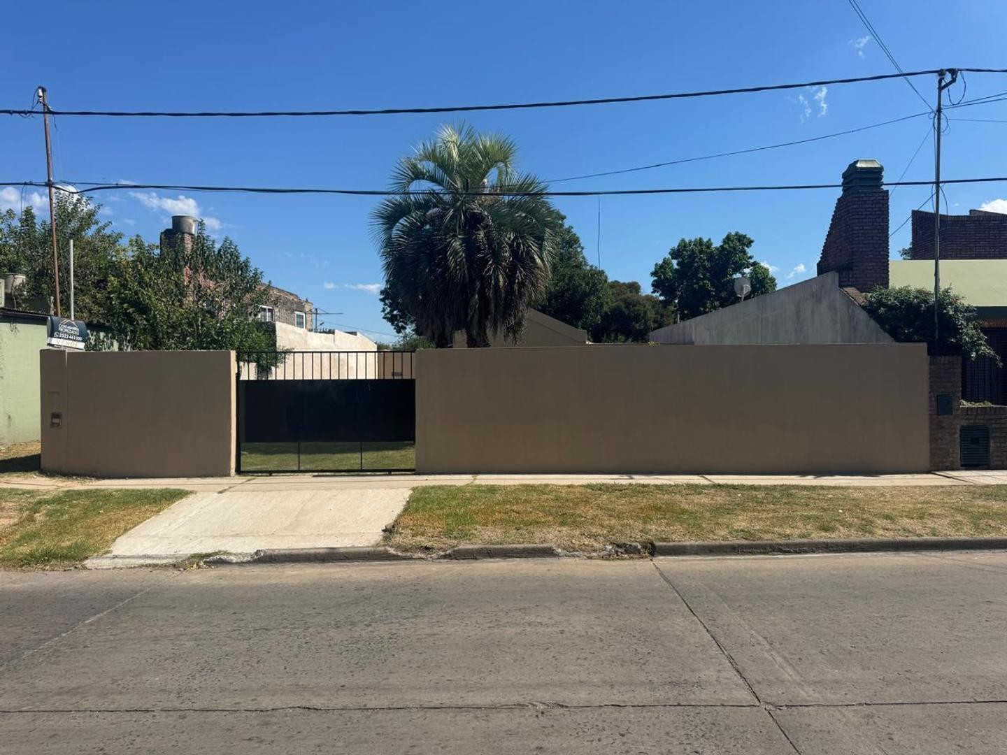 Casa com 2 dormitórios e unidade independente em Luján
