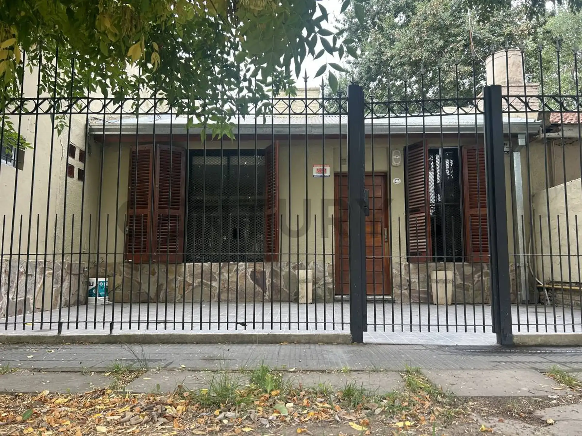 Four-bedroom house in La Plata