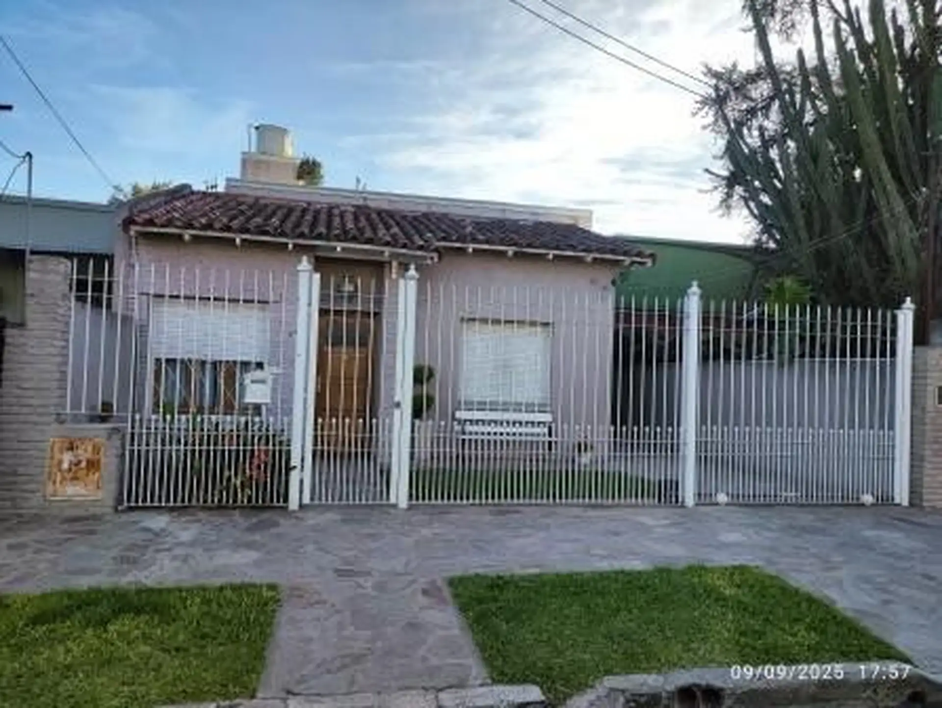 Casa de 2 dormitorios con jardín en Turdera, Lomas de Zamora
