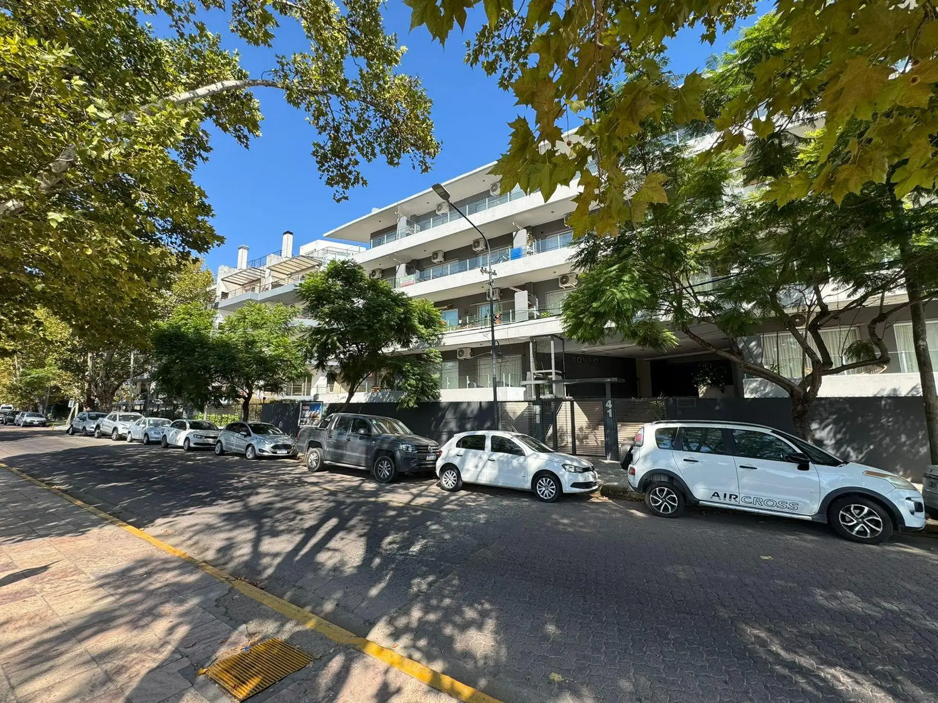 Departamento de 2 ambientes con balcón y cochera en Tigre Centro
