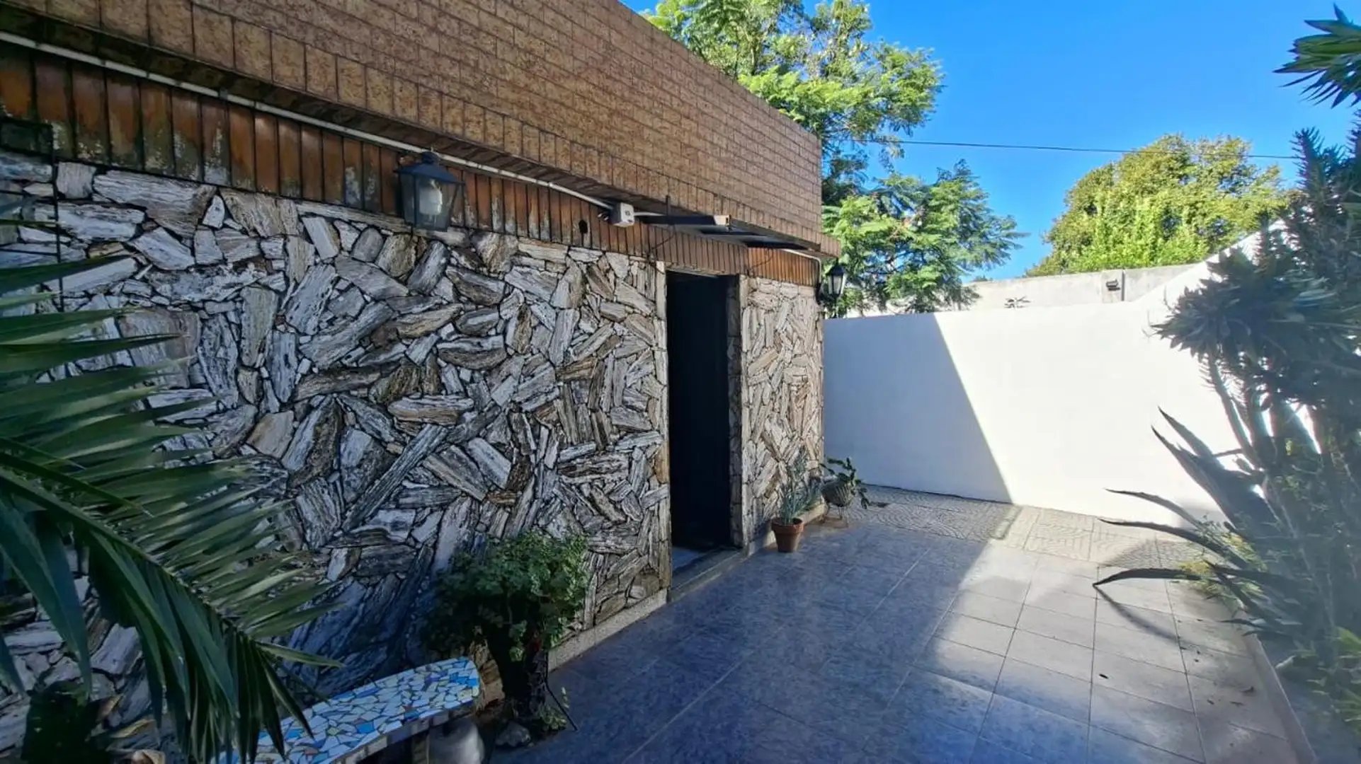 Ground-floor PH with private patio in Santos Lugares, Tres de Febrero