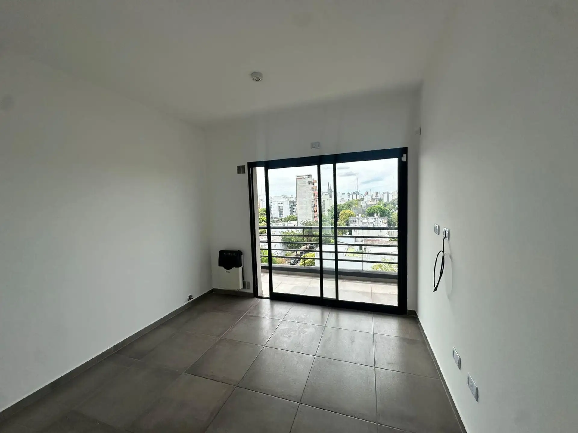 Departamento de 2 ambientes al frente con balcón en Buenos Aires