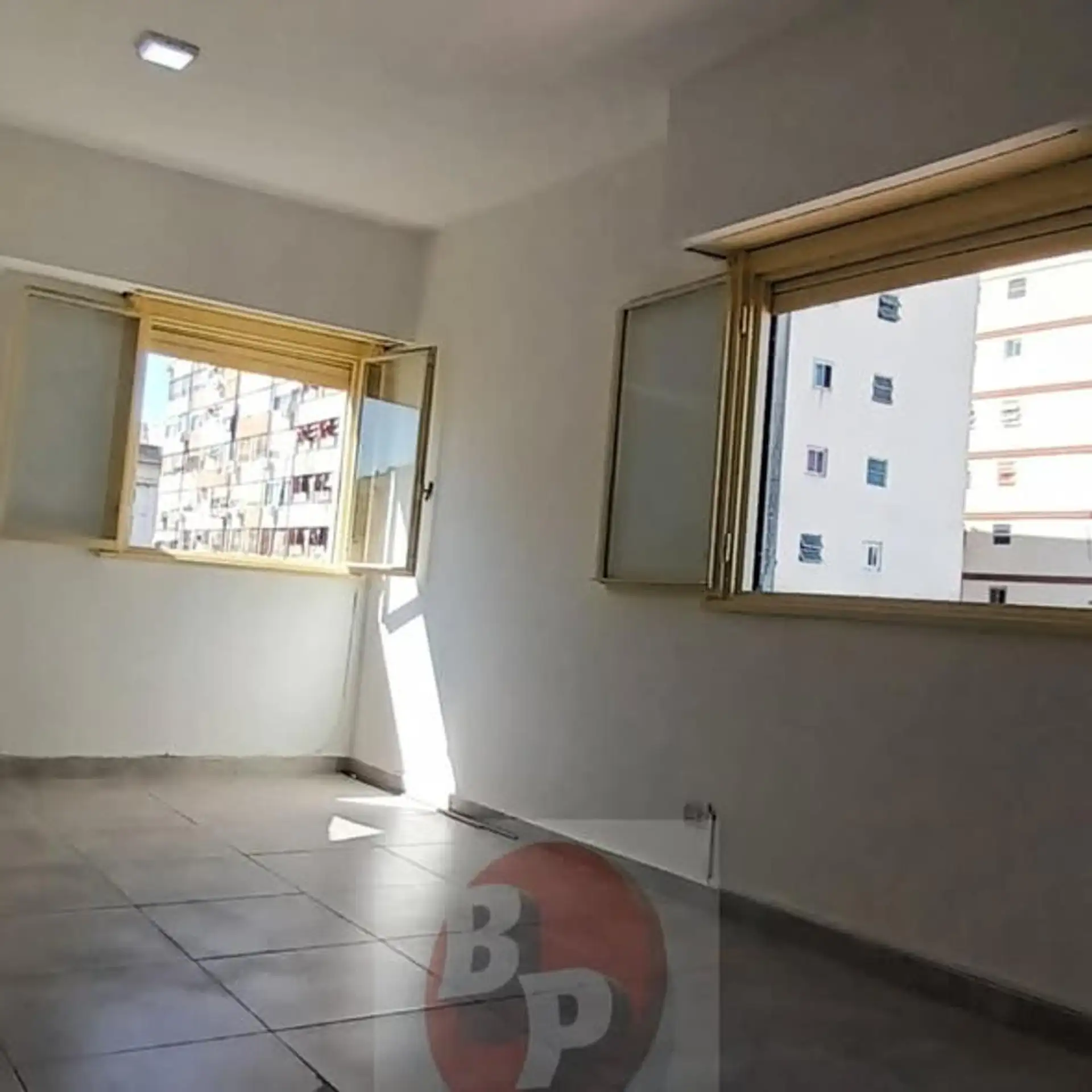 Departamento de 1 ambiente al frente en San Cristóbal