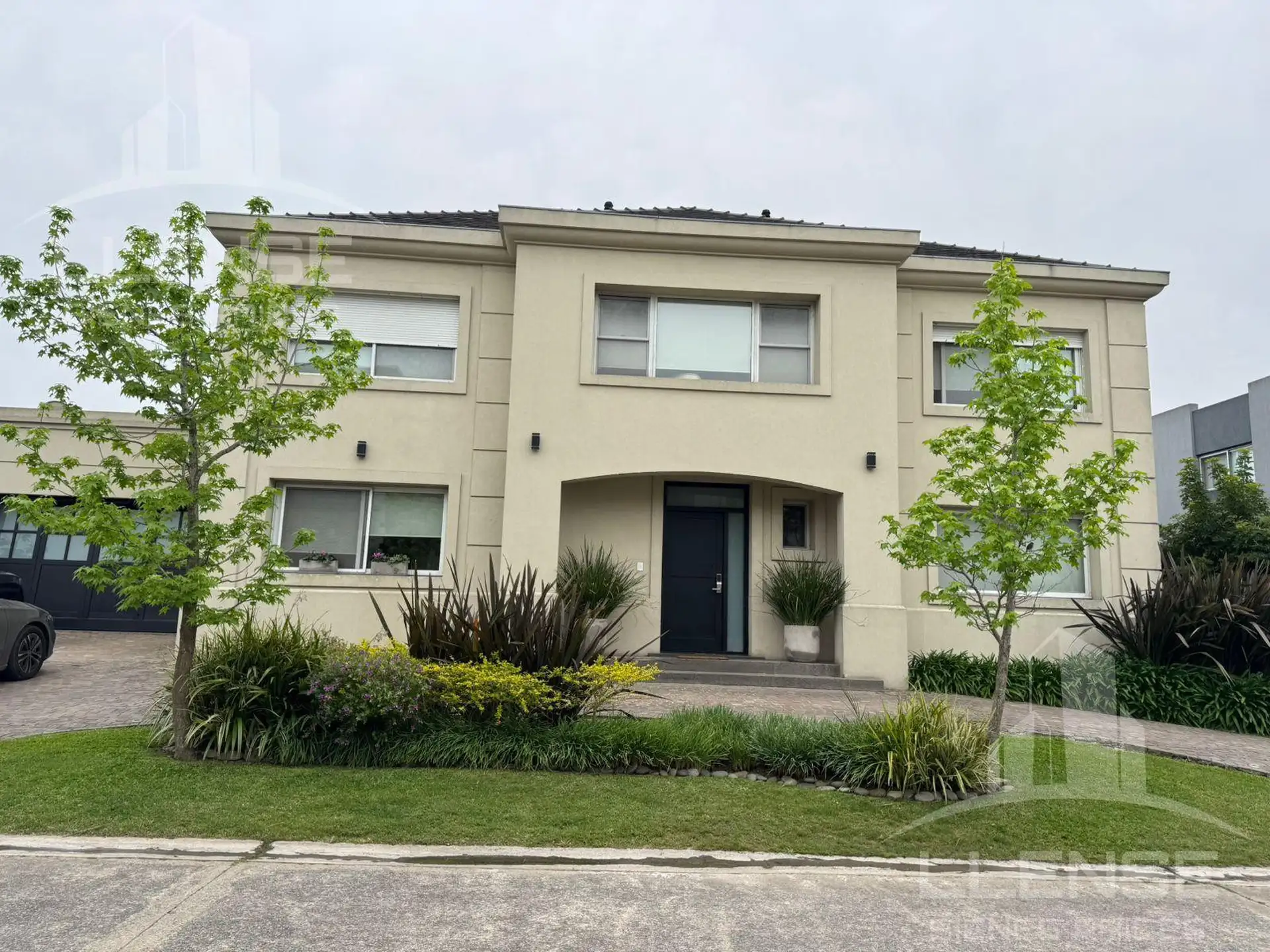 Дом с 7 спальнями в Quilmes