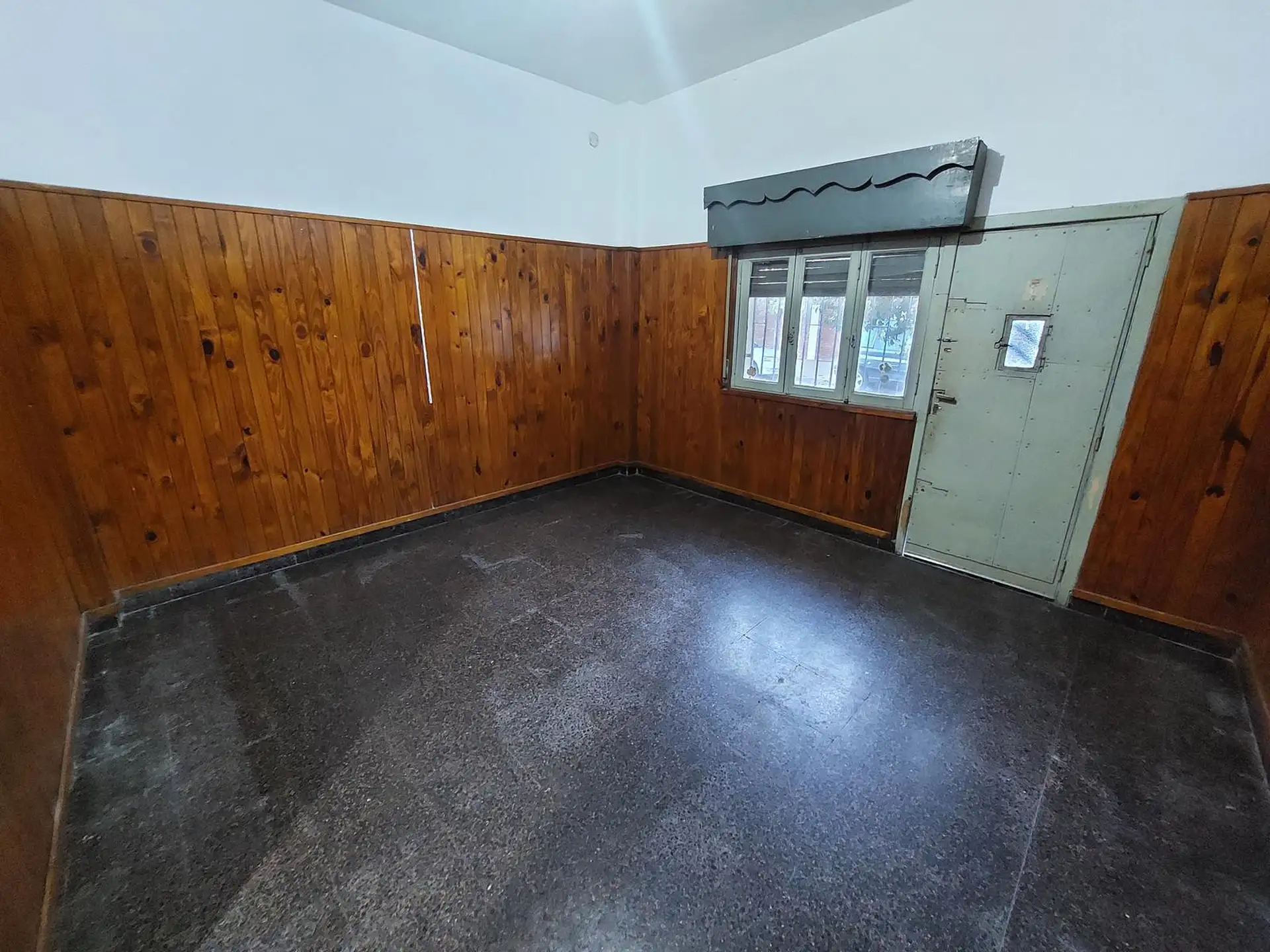 Small ground-floor PH two-room unit in General San Martín