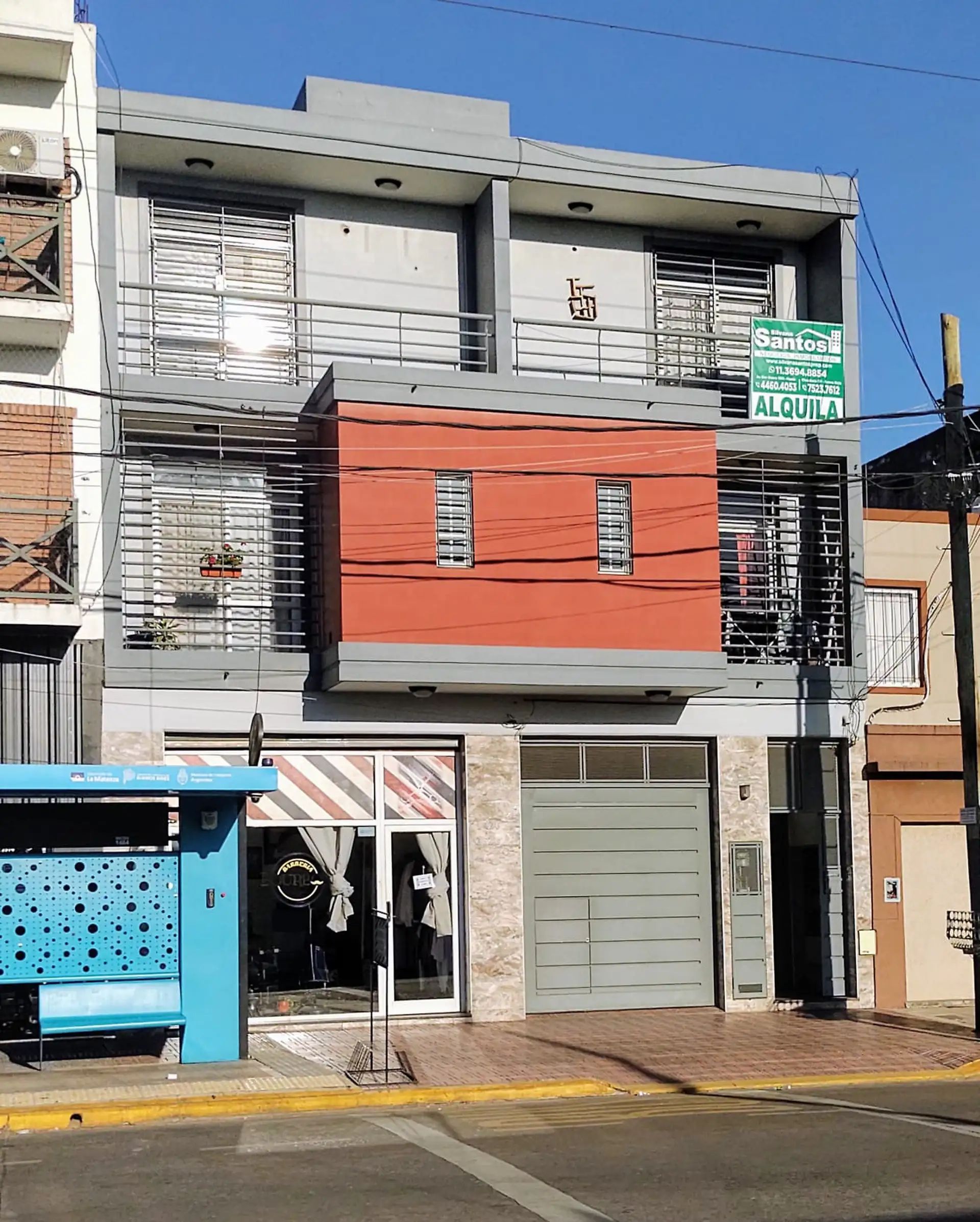 Departamento de 3 ambientes con cochera en Morón