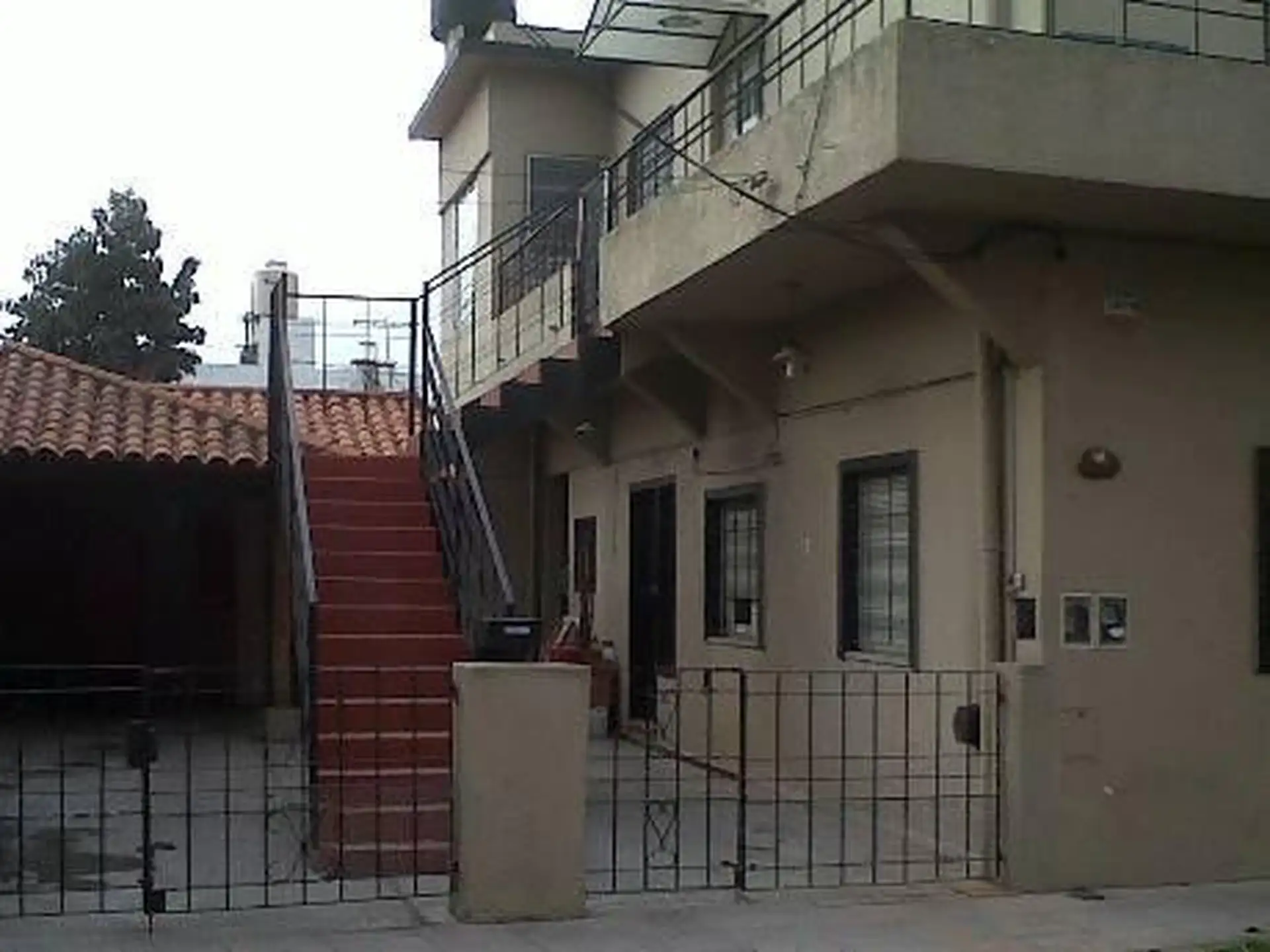 Two-bedroom ground-floor apartment in Quilmes Oeste