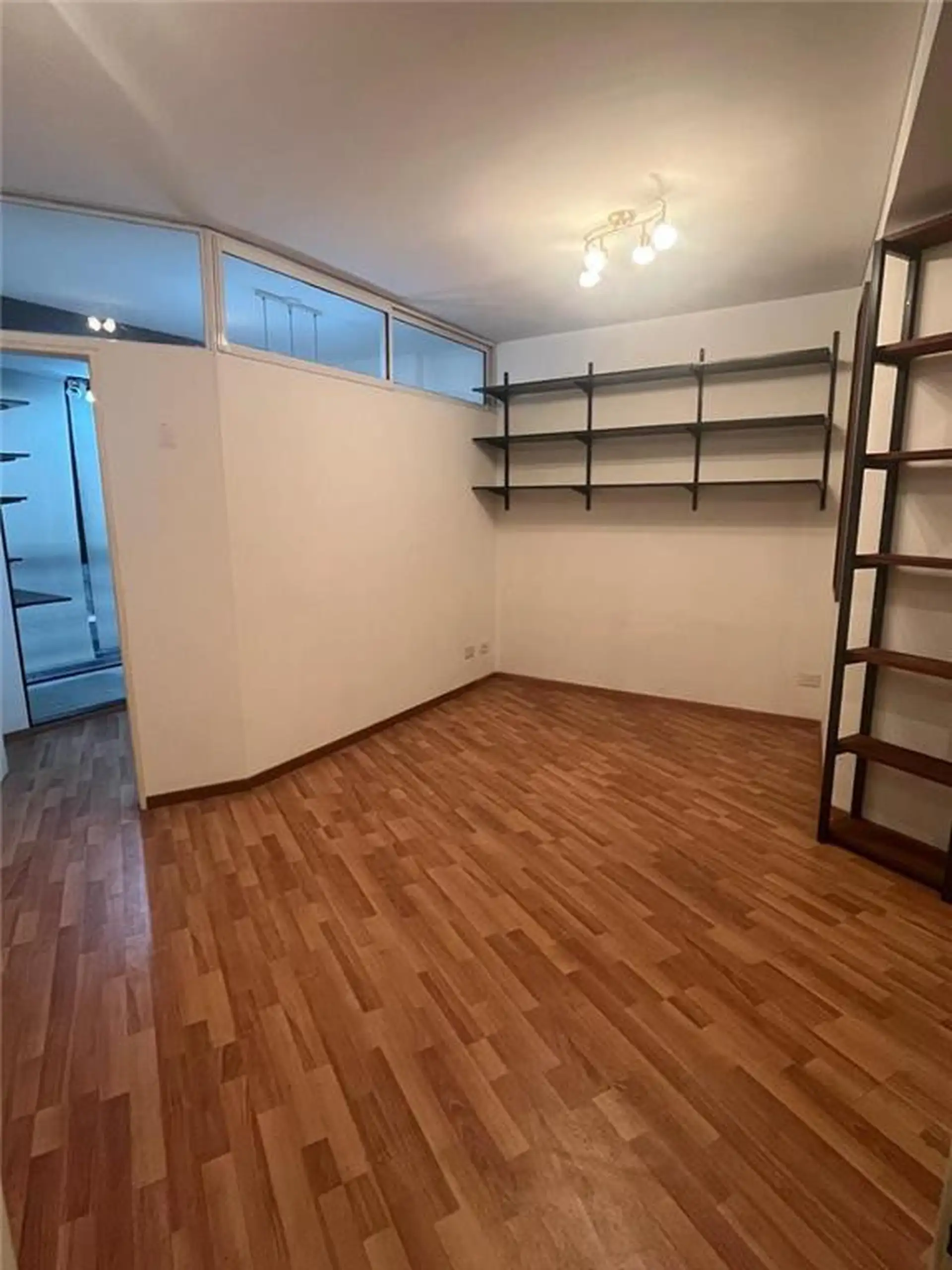 Monoambiente divisible en alquiler con balcón cubierto en Palermo