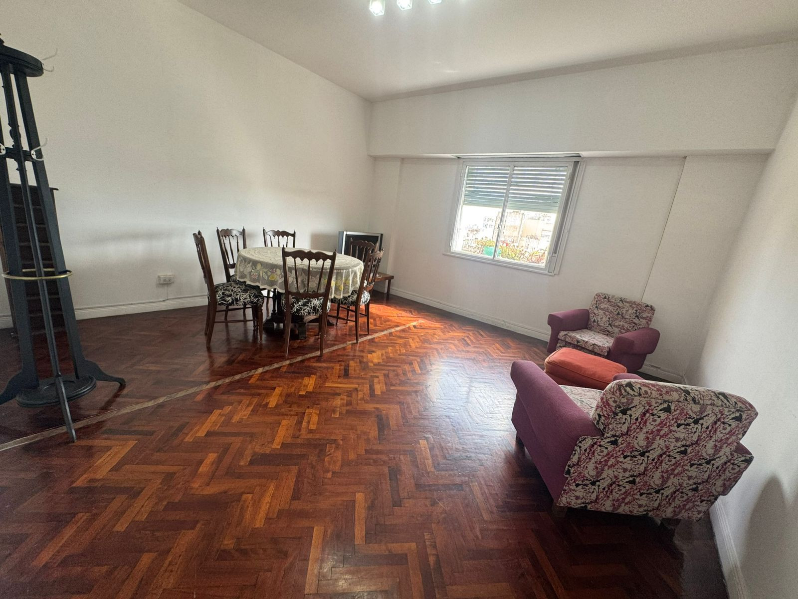 Furnished two-room apartment in Monserrat