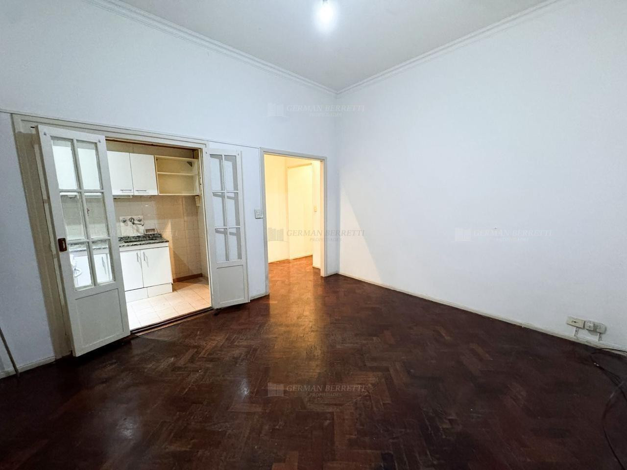 Apartamento de dois ambientes sem mobília em Recoleta