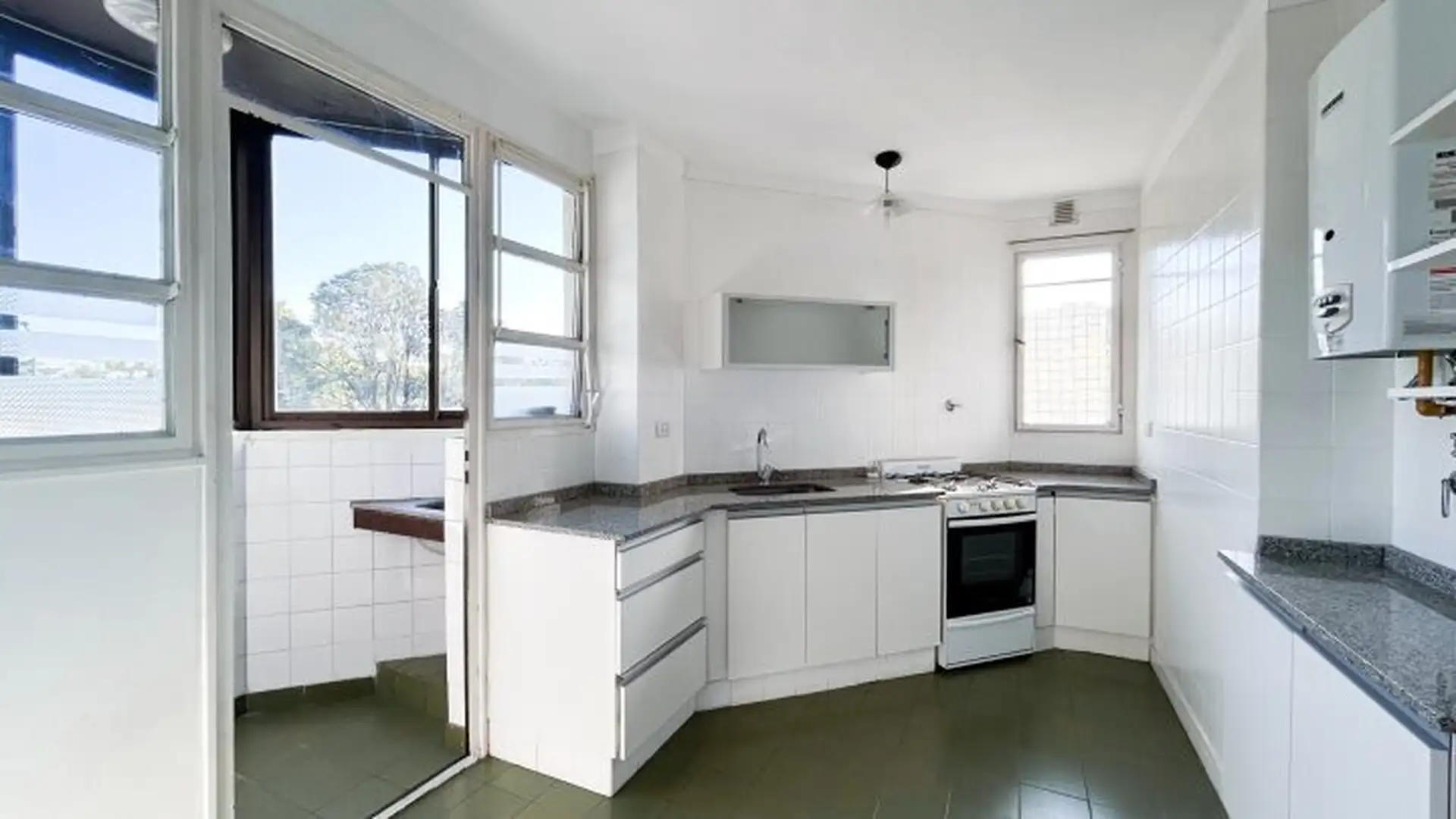 Departamento de 3 ambientes frente al Hipódromo en San Isidro